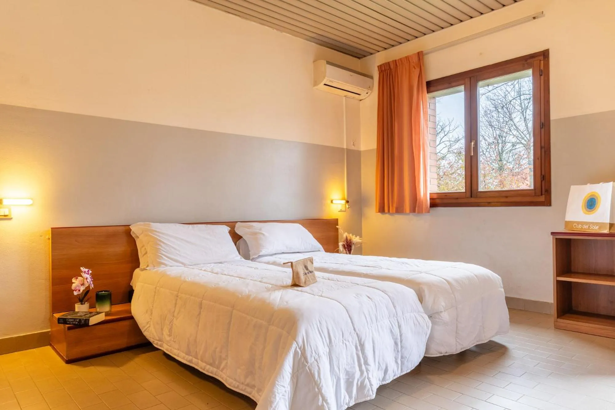 Bedroom, Bed in Club del Sole Bologna Easy Camping Village