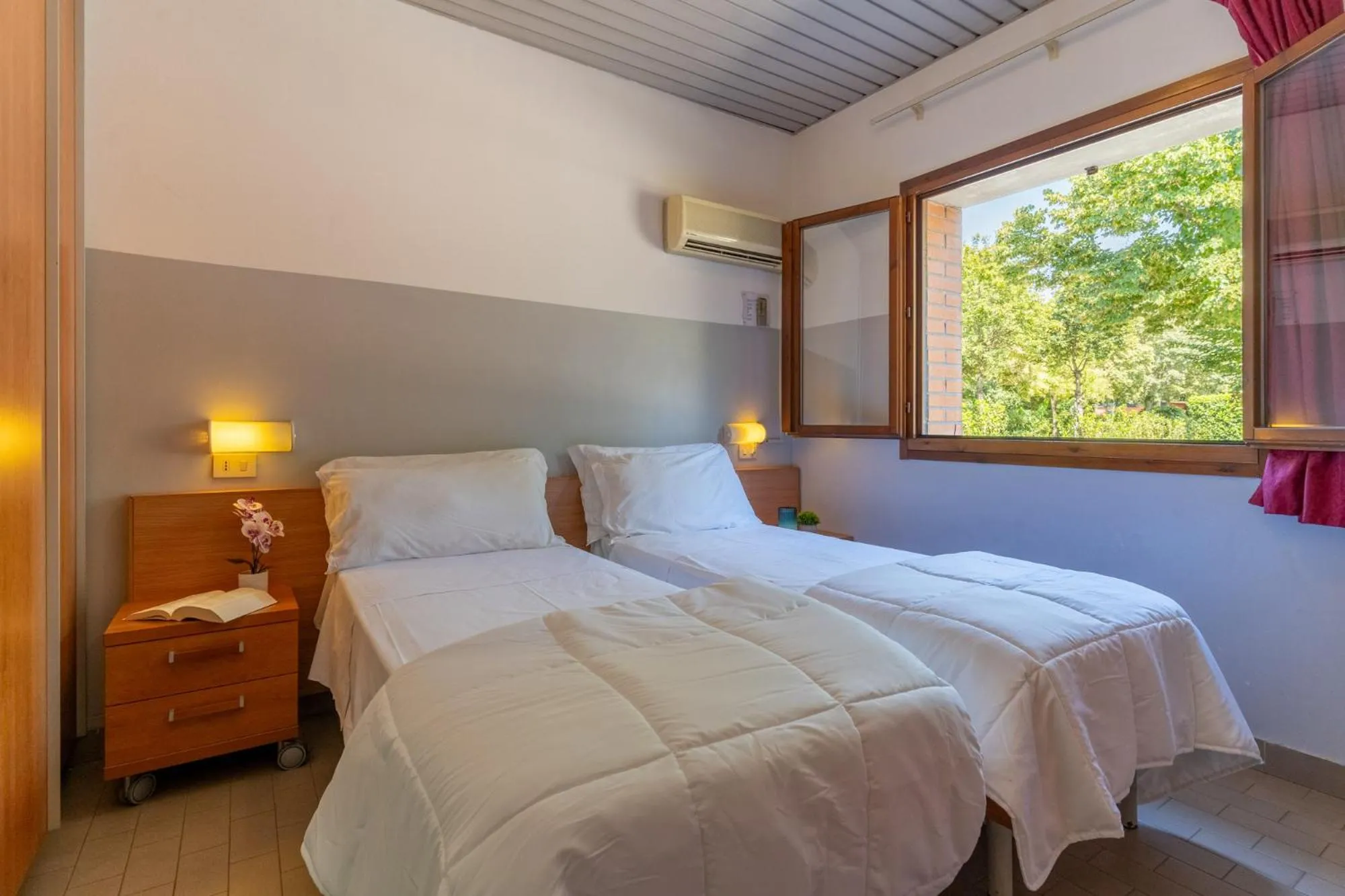 Bedroom, Bed in Club del Sole Bologna Easy Camping Village