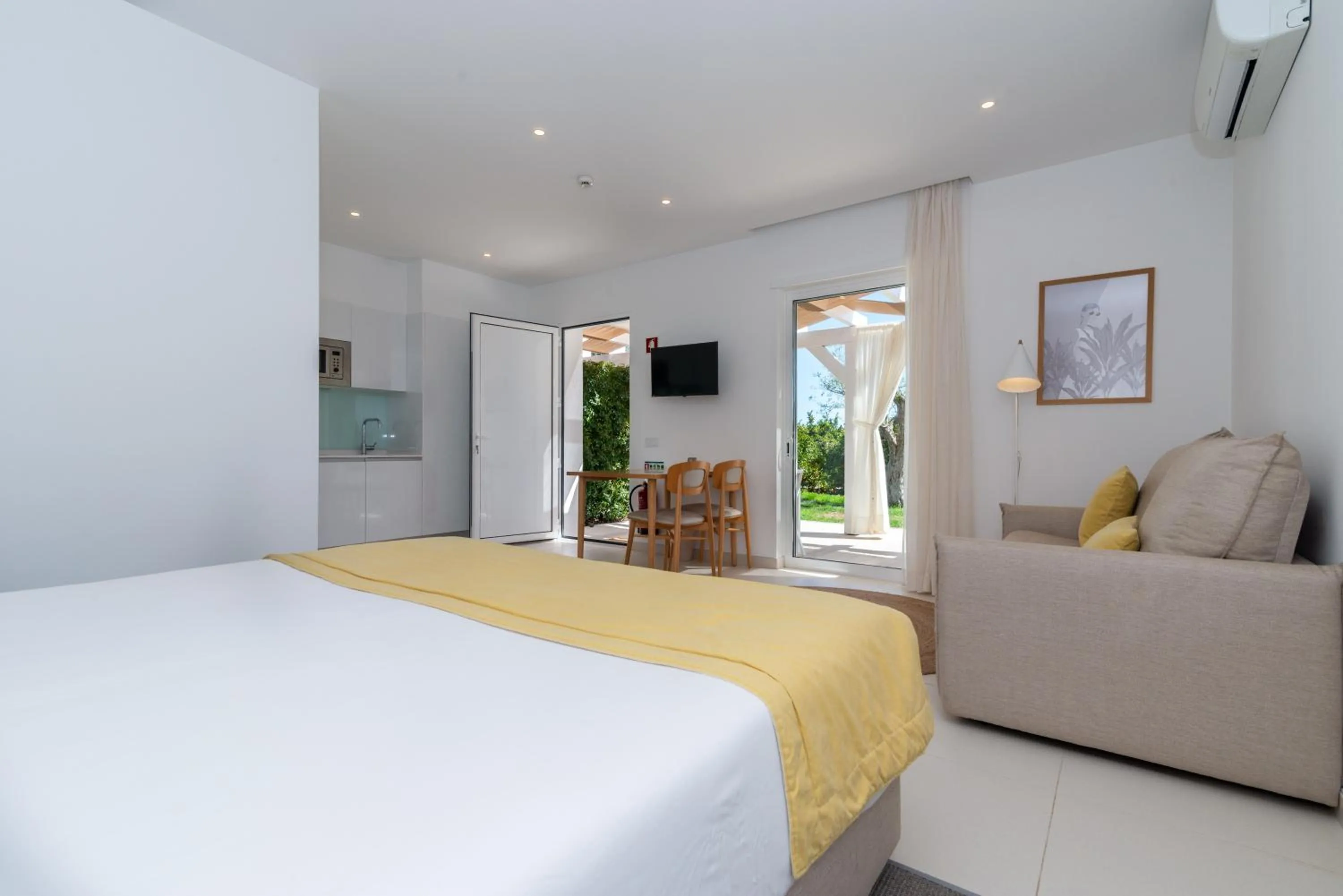 Kitchen or kitchenette, Bed in Quinta Dos Perfumes