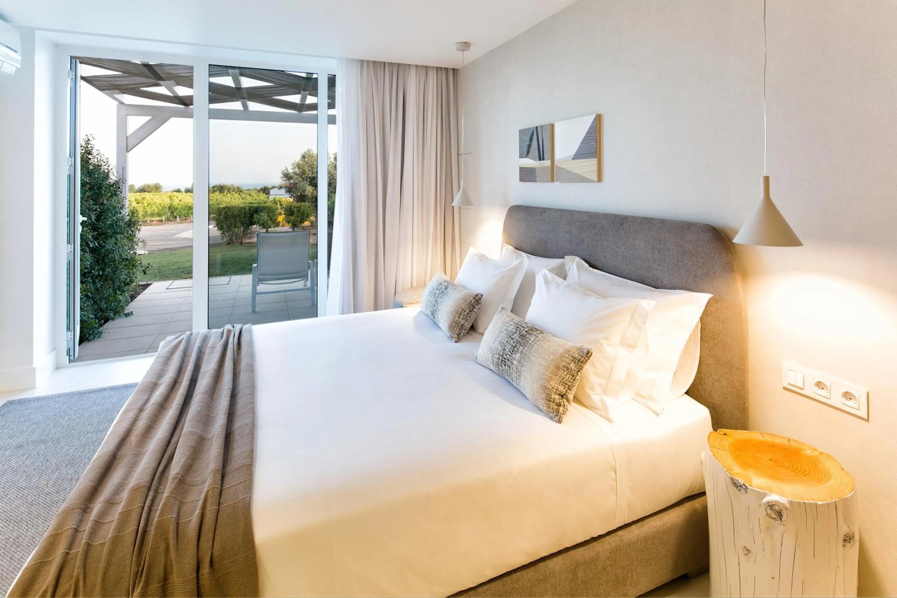 Patio, Bed in Quinta Dos Perfumes