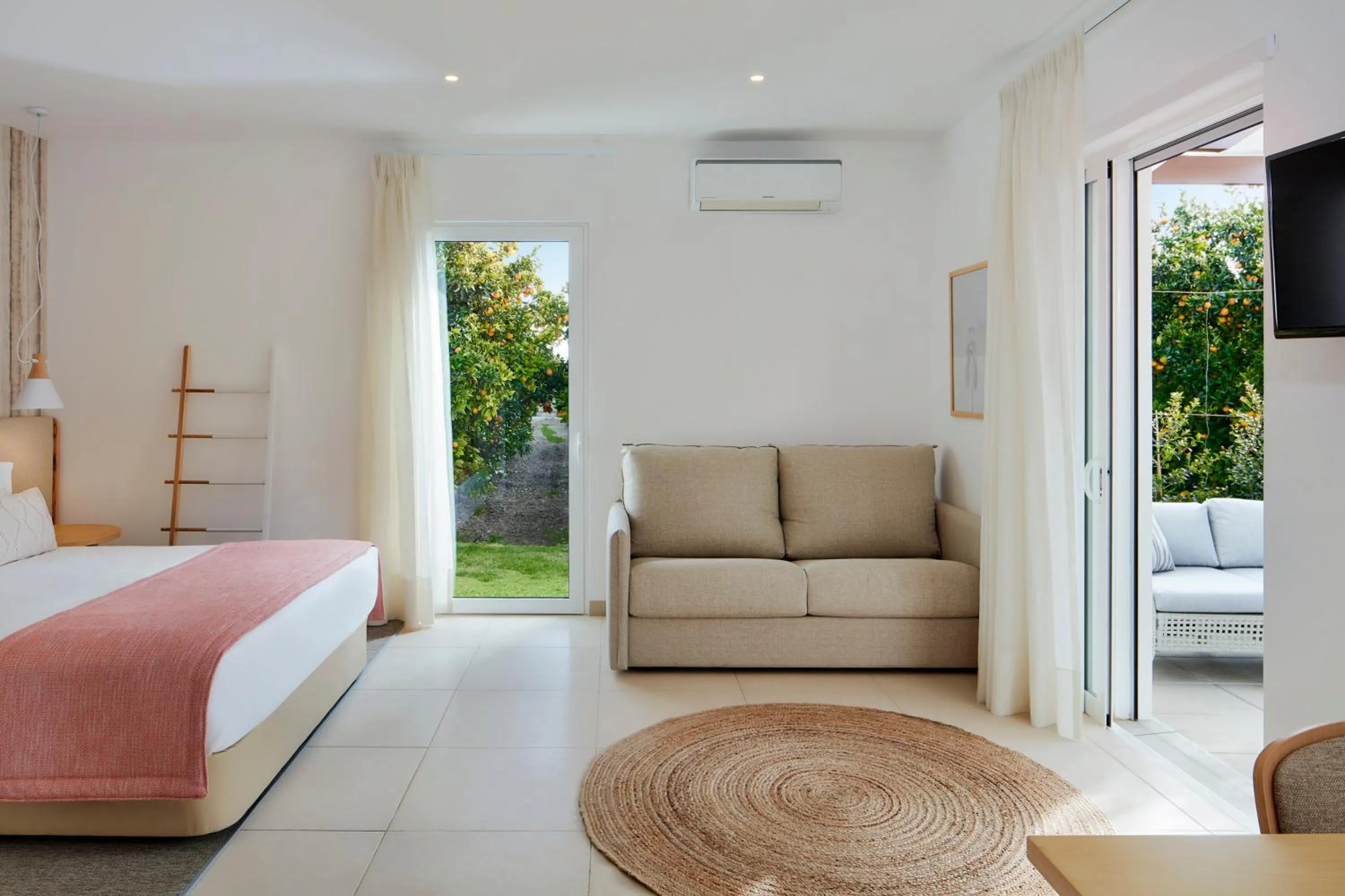 Patio, Bed in Quinta Dos Perfumes