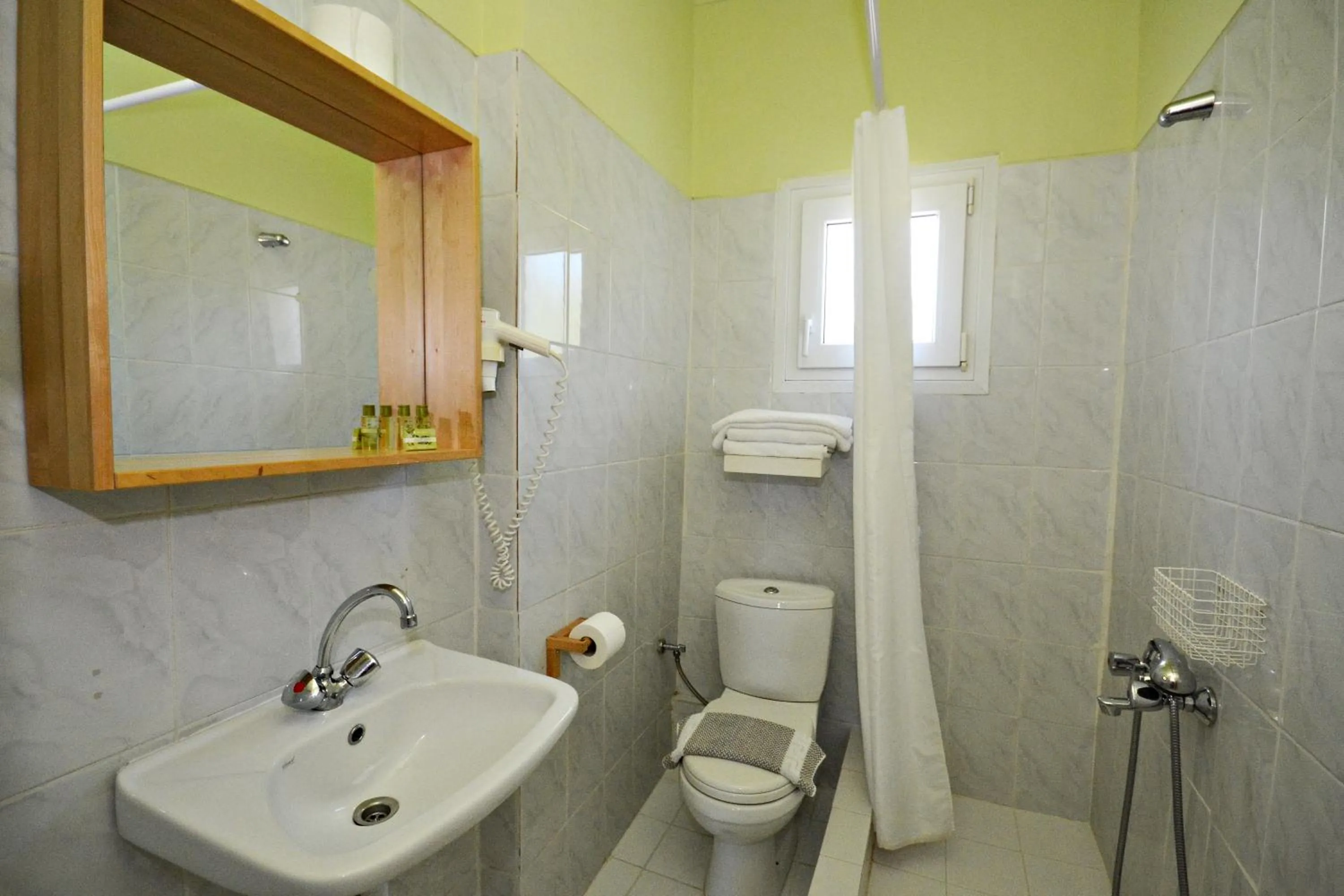 Bathroom in Guesthouse Vissinokipos - Biker Friendly - Motorradhotel