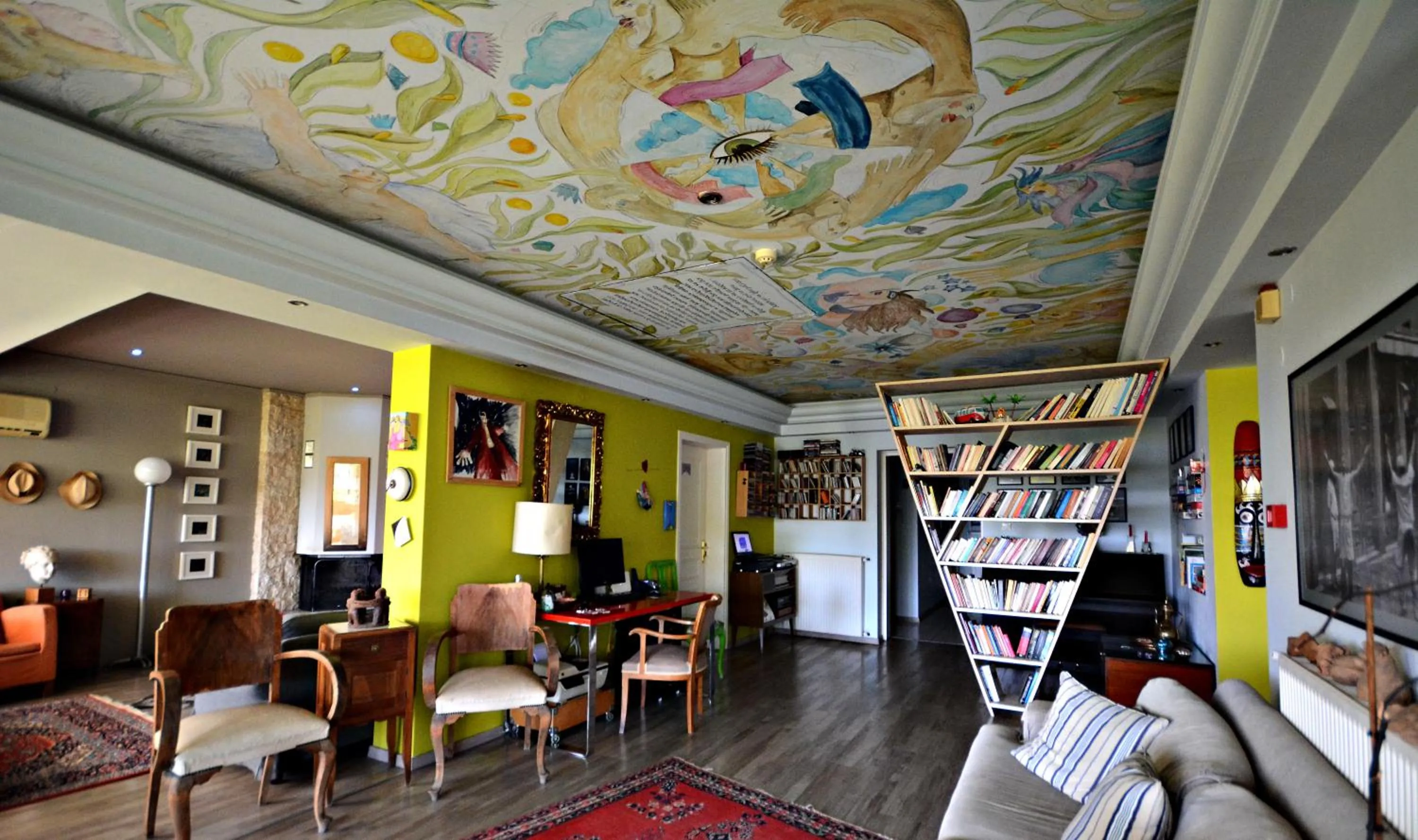 Lobby or reception in Guesthouse Vissinokipos - Biker Friendly - Motorradhotel