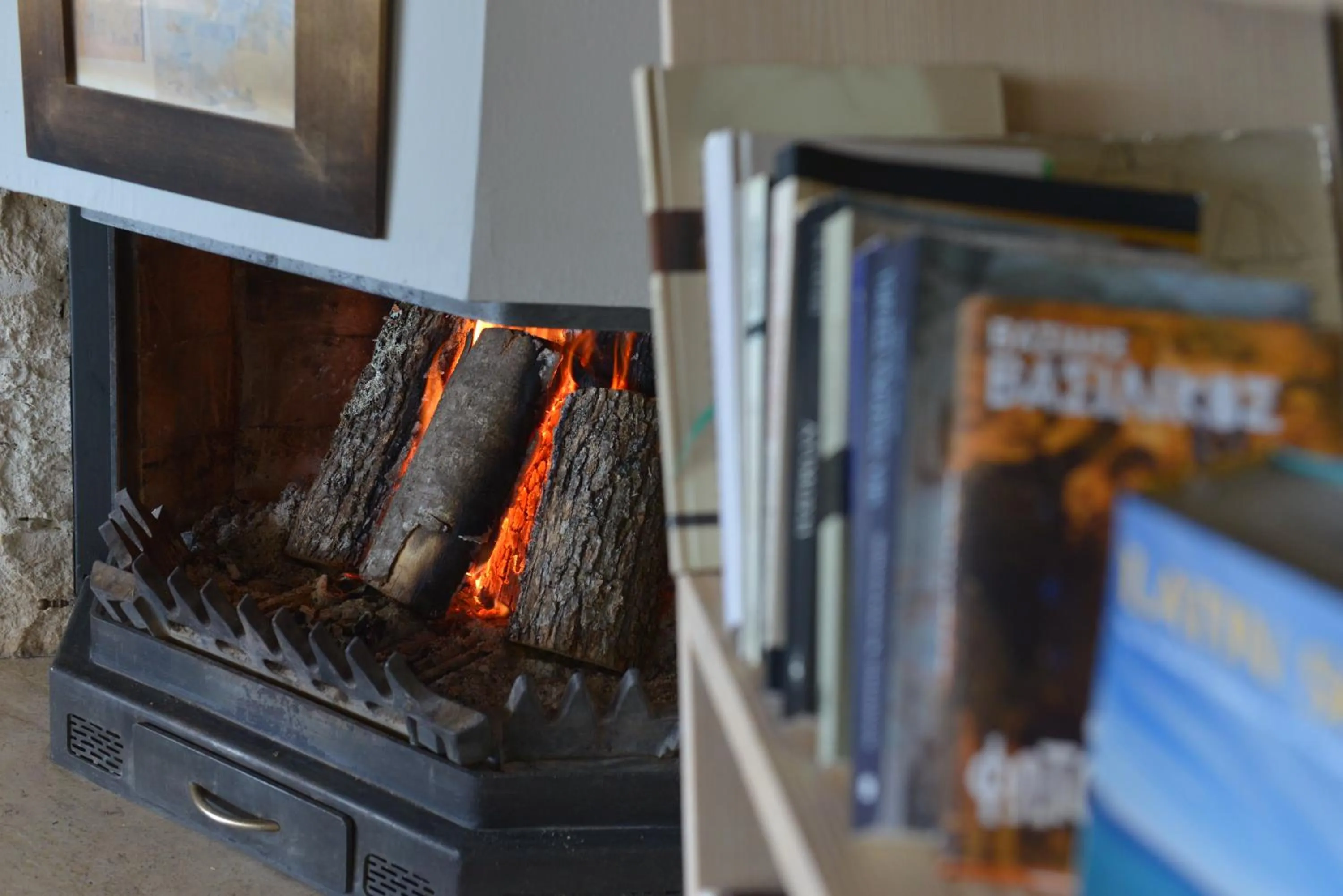 Communal lounge/ TV room in Guesthouse Vissinokipos - Biker Friendly - Motorradhotel