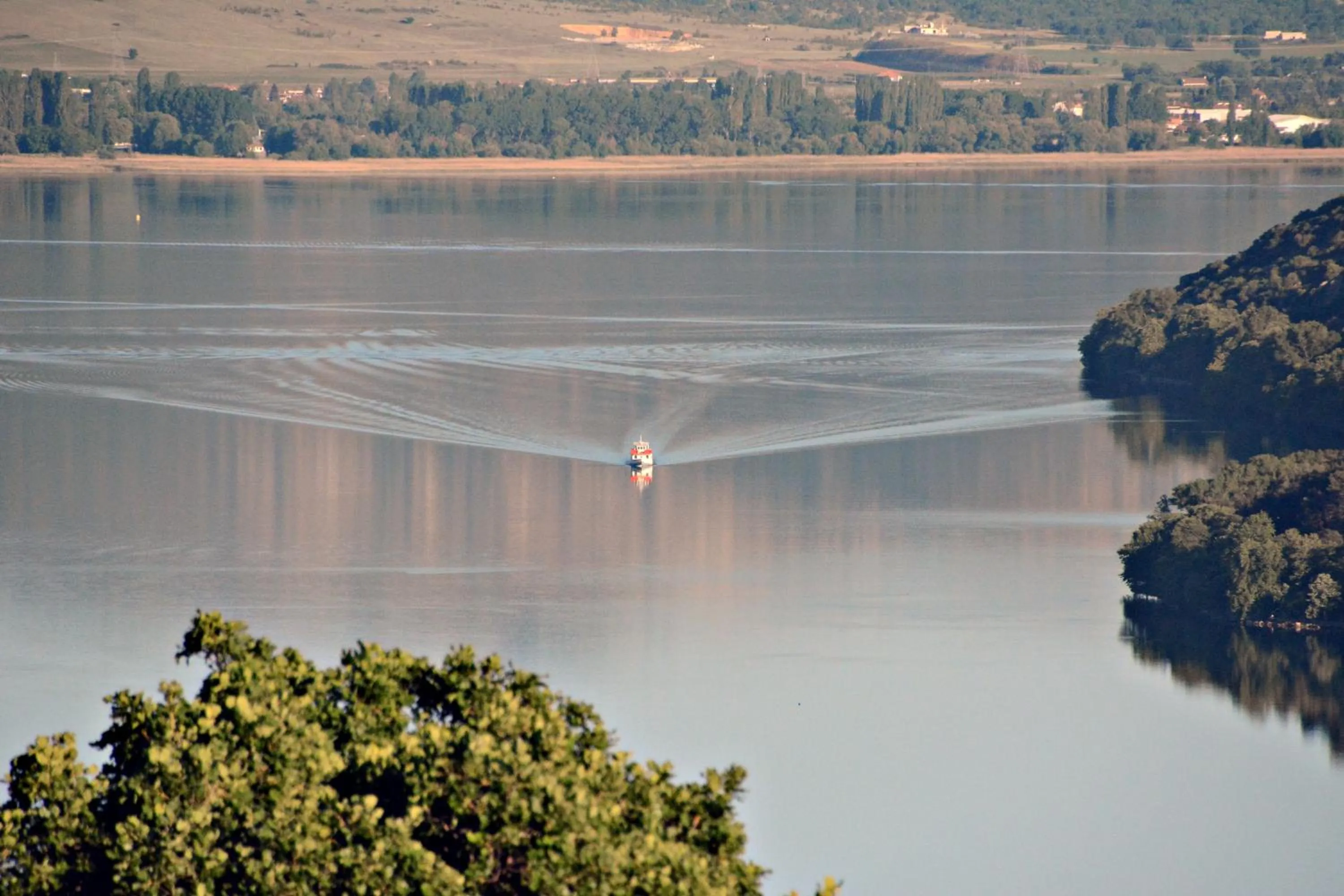 Lake view in Guesthouse Vissinokipos - Biker Friendly - Motorradhotel