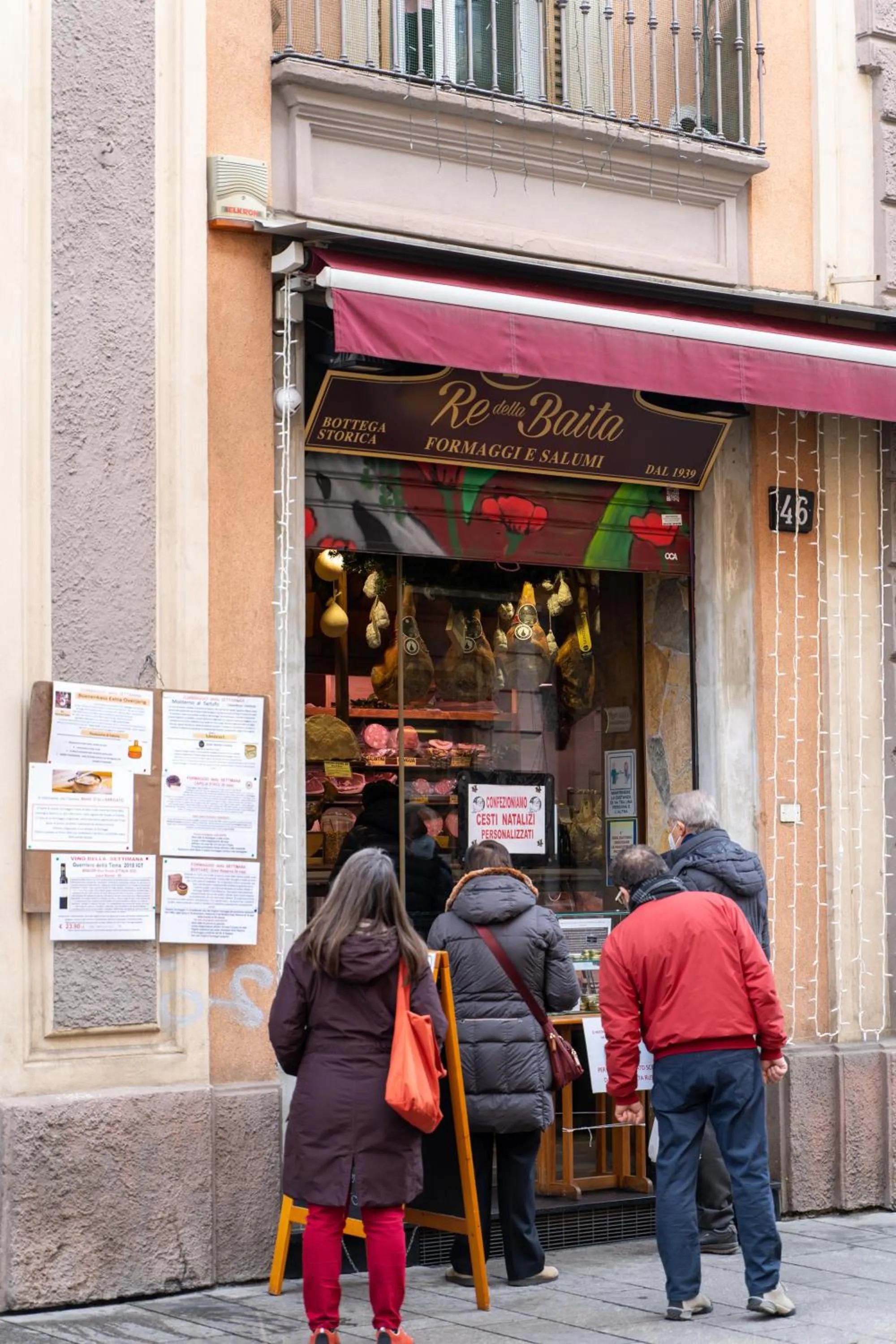 On-site shops in Mama House