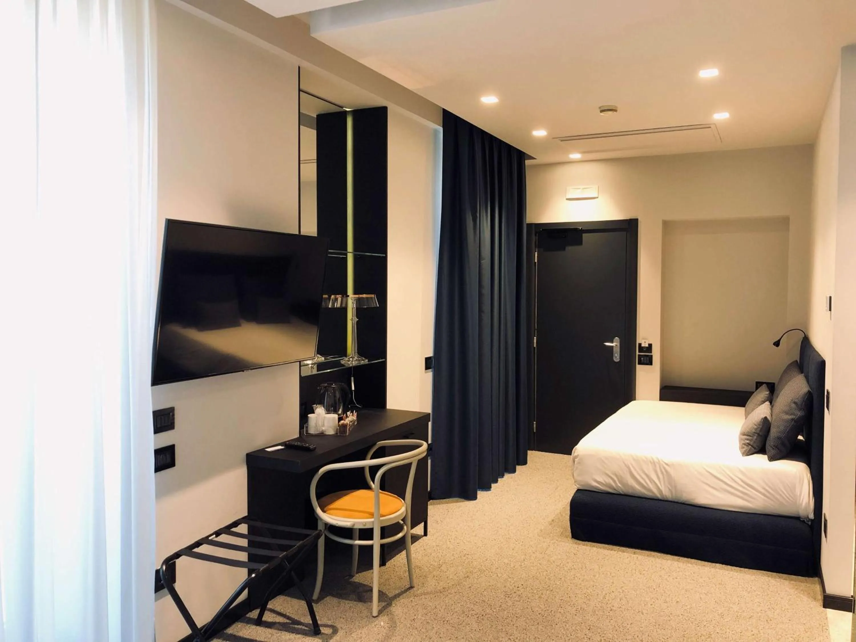 TV and multimedia, Bed in Best Western Plus Hotel Plaza