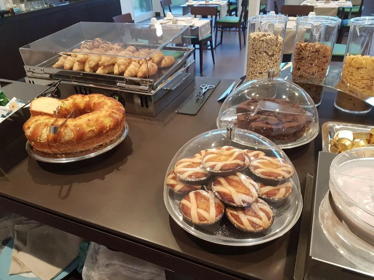 Restaurant/places to eat in Best Western Plus Hotel Plaza