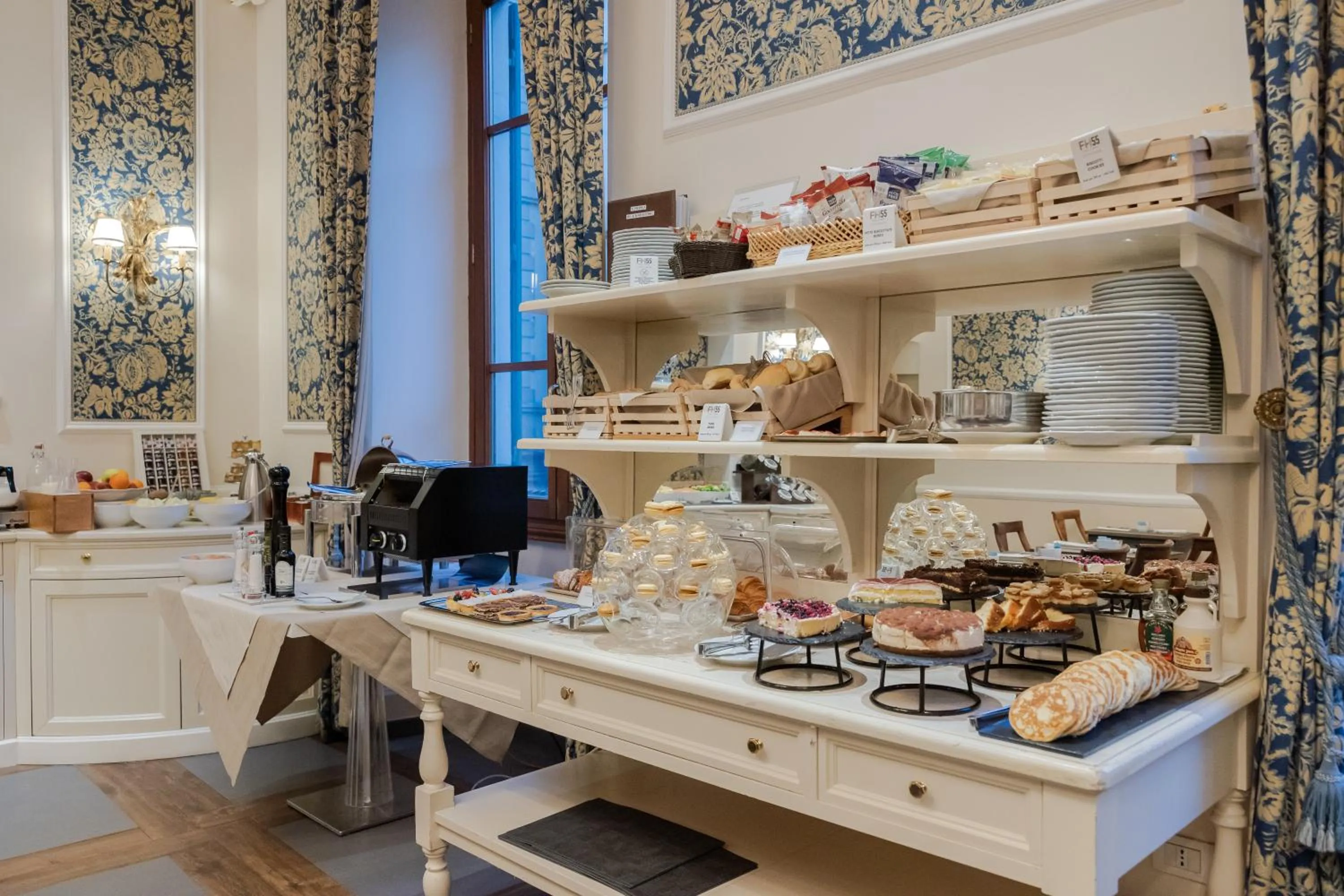 Breakfast in FH55 Hotel Calzaiuoli