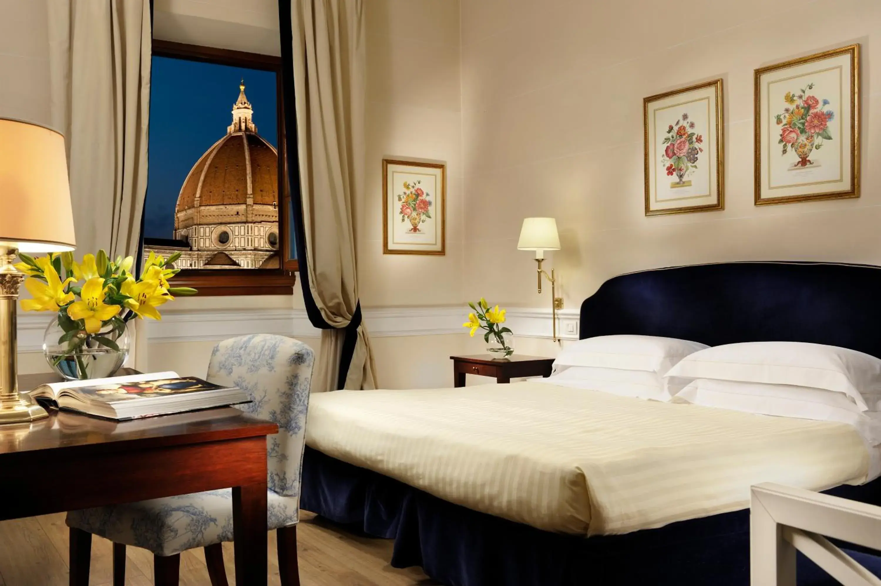 Prestige Double or Twin Room with Cathedral View - single occupancy in FH55 Hotel Calzaiuoli Prestige Double or Twin Room with Cathedral View - single occupancy in FH55 Hotel Calzaiuoli