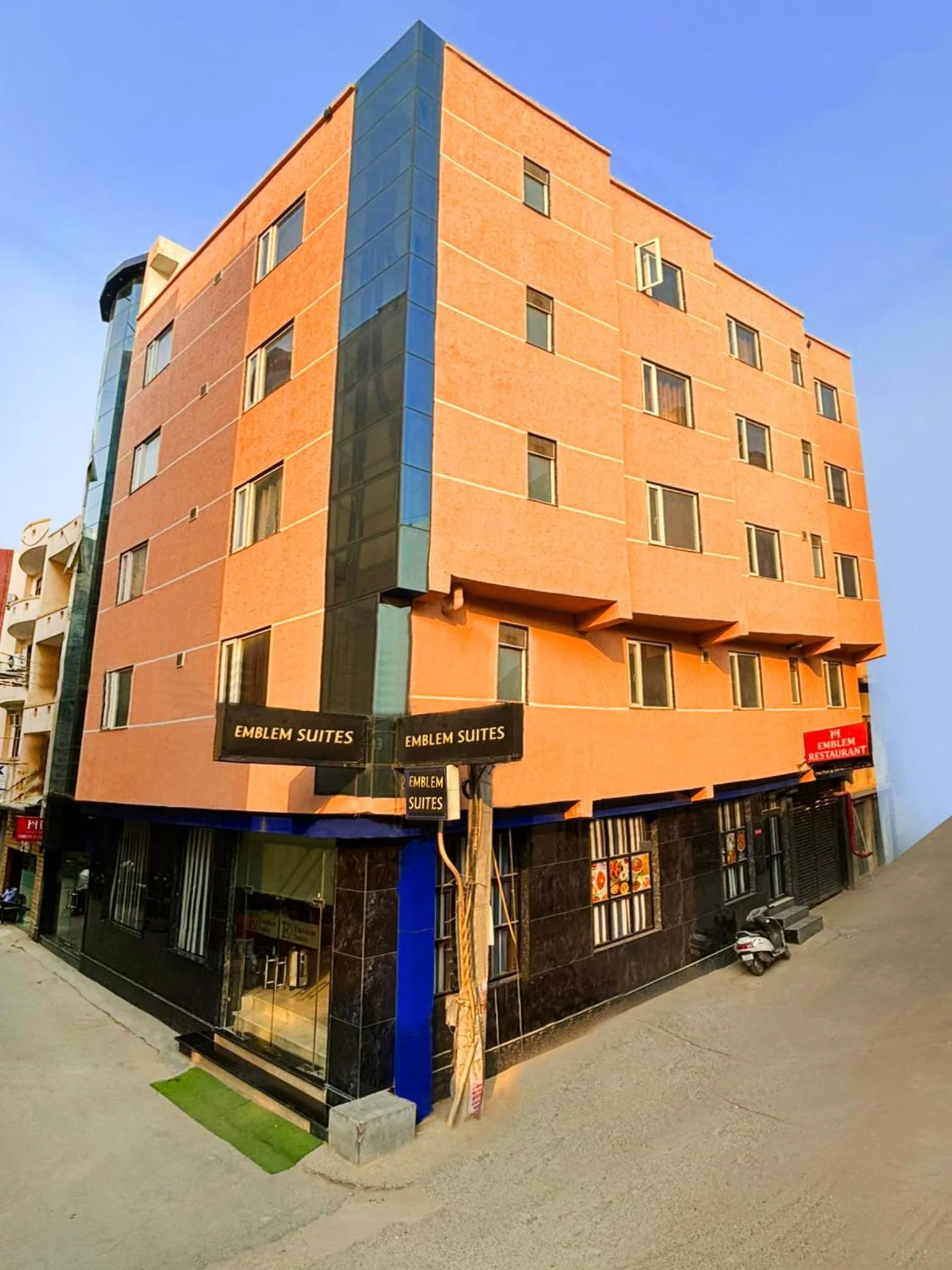 Property building in Hotel Emblem Suites- Near Delhi Airport