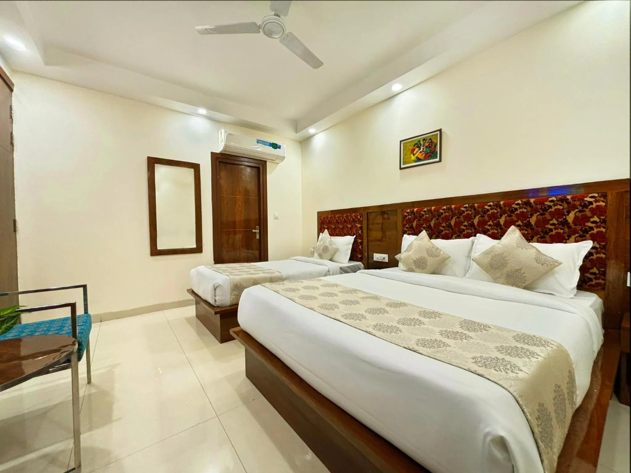 Bedroom, Bed in Hotel Emblem Suites- Near Delhi Airport