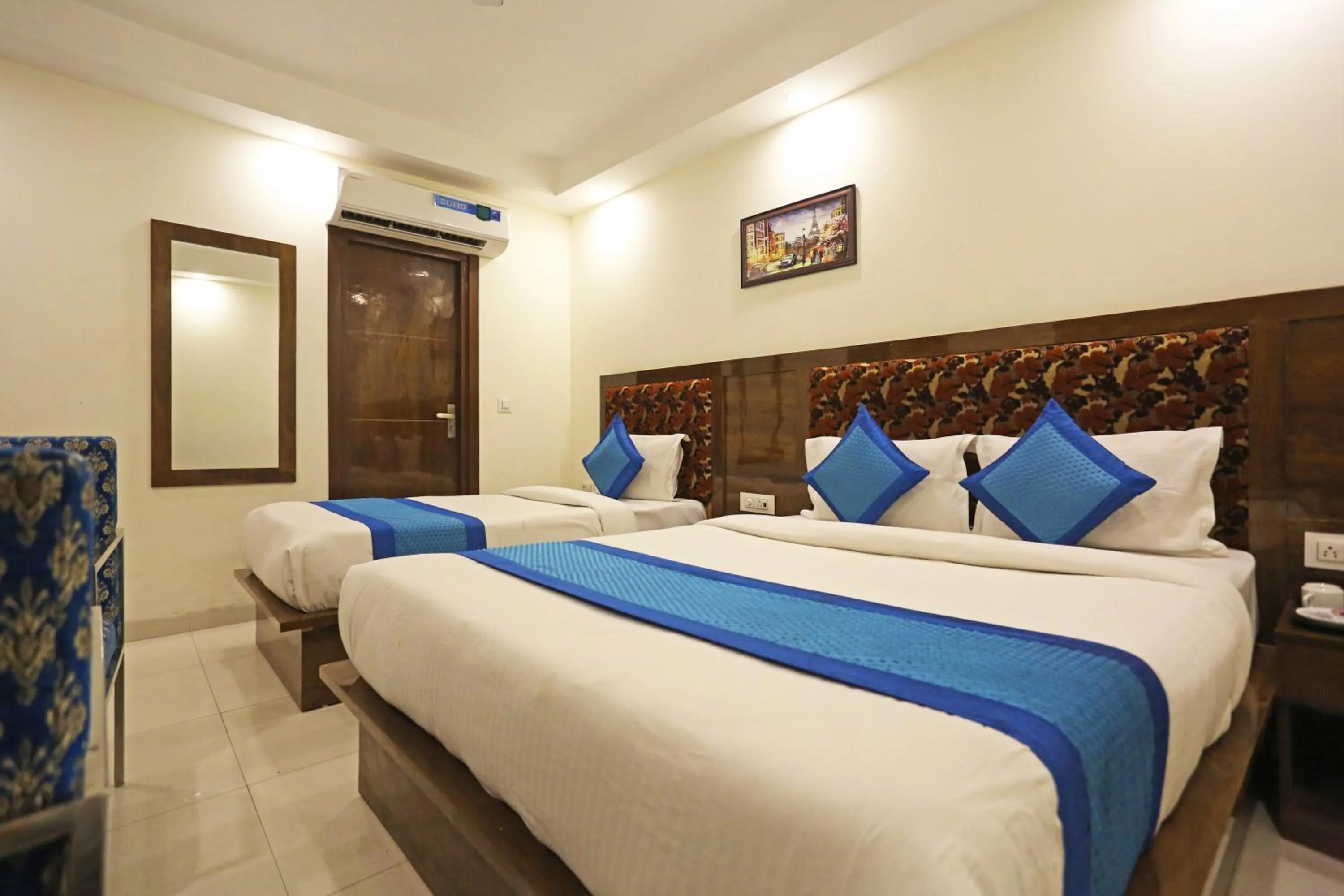 Bedroom, Bed in Hotel Emblem Suites- Near Delhi Airport