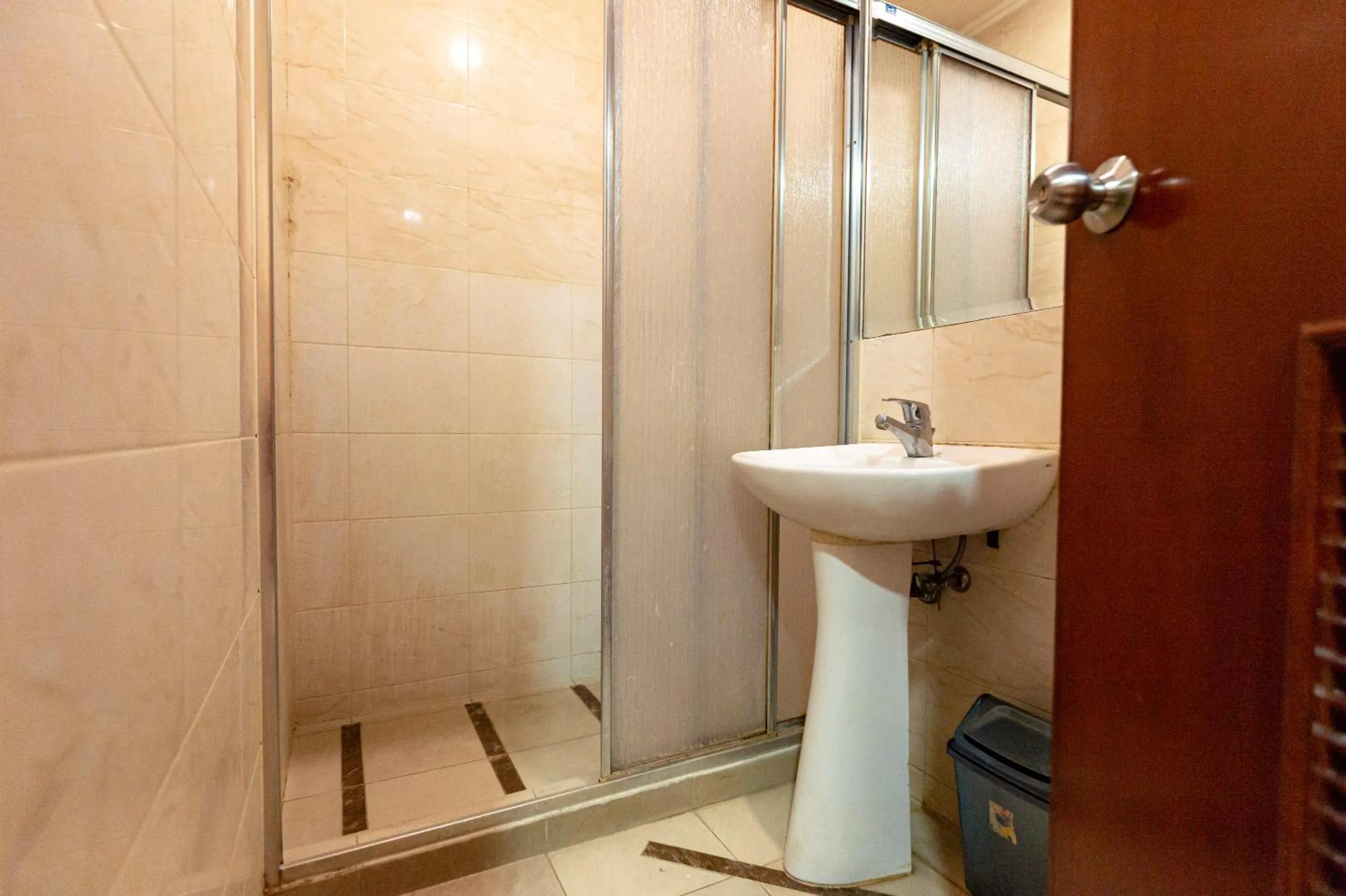 Urbanview Hotel P Residence Asemka