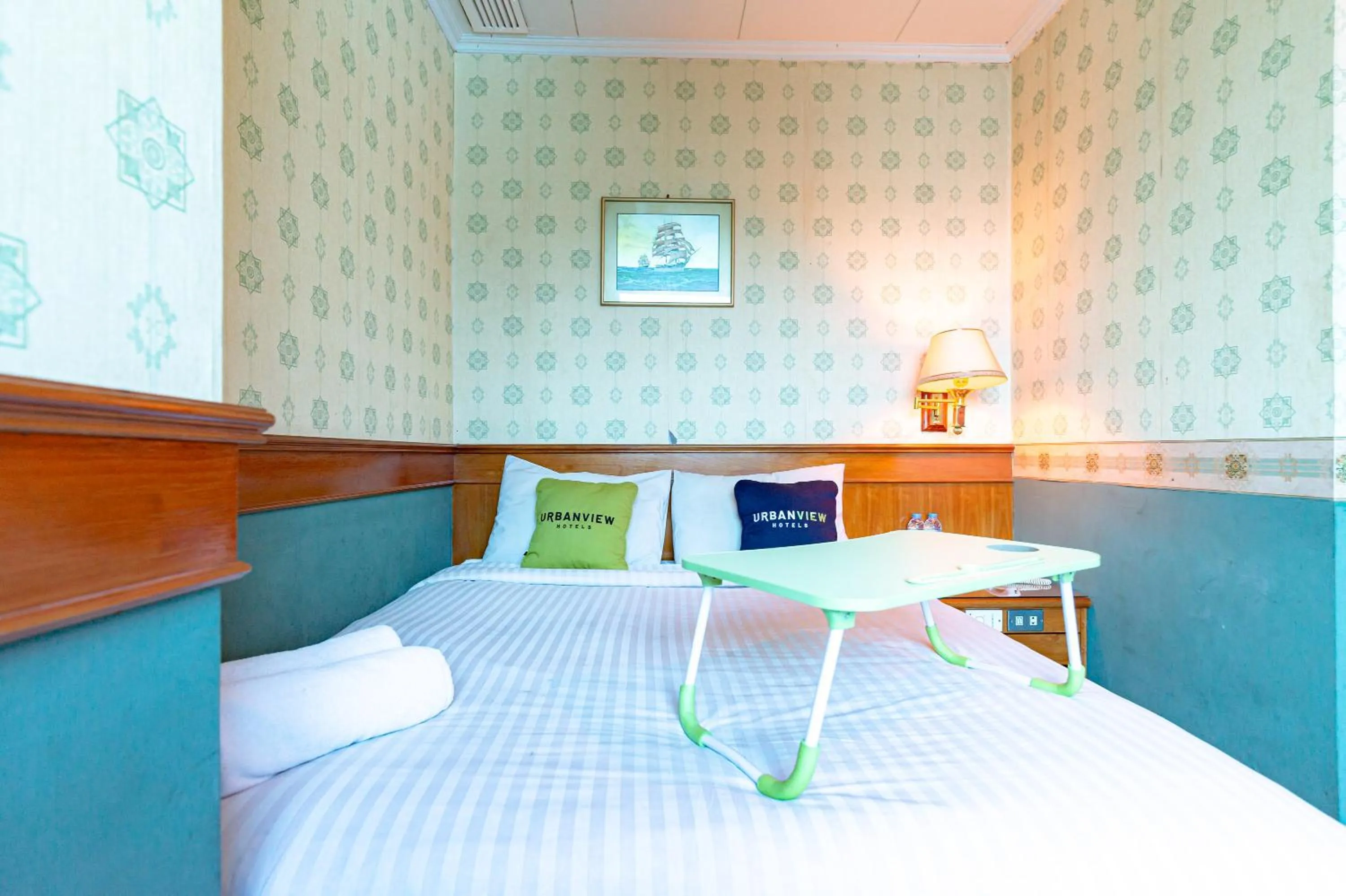 Bed in Urbanview Hotel P Residence Asemka