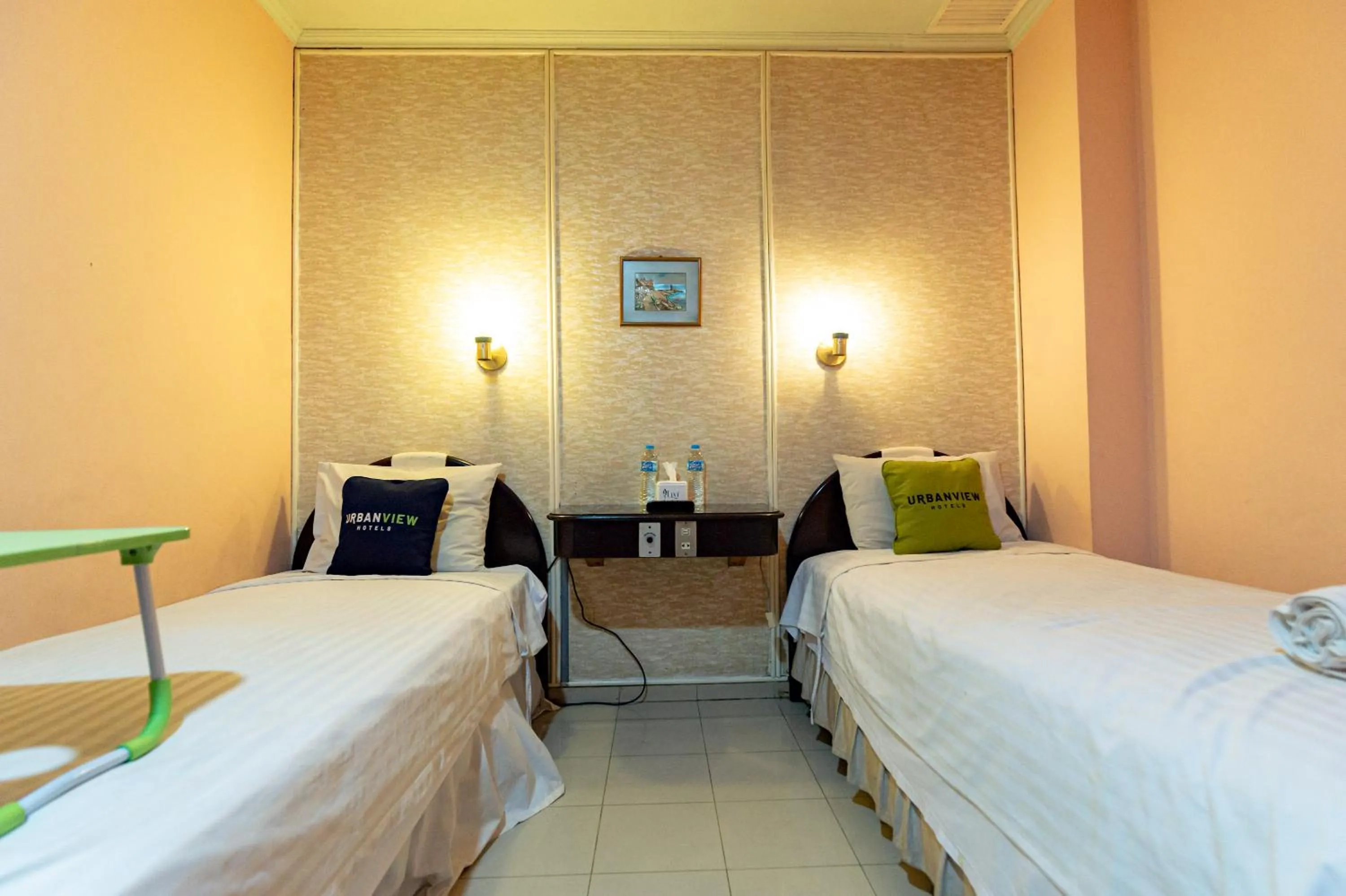 Bed in Urbanview Hotel P Residence Asemka