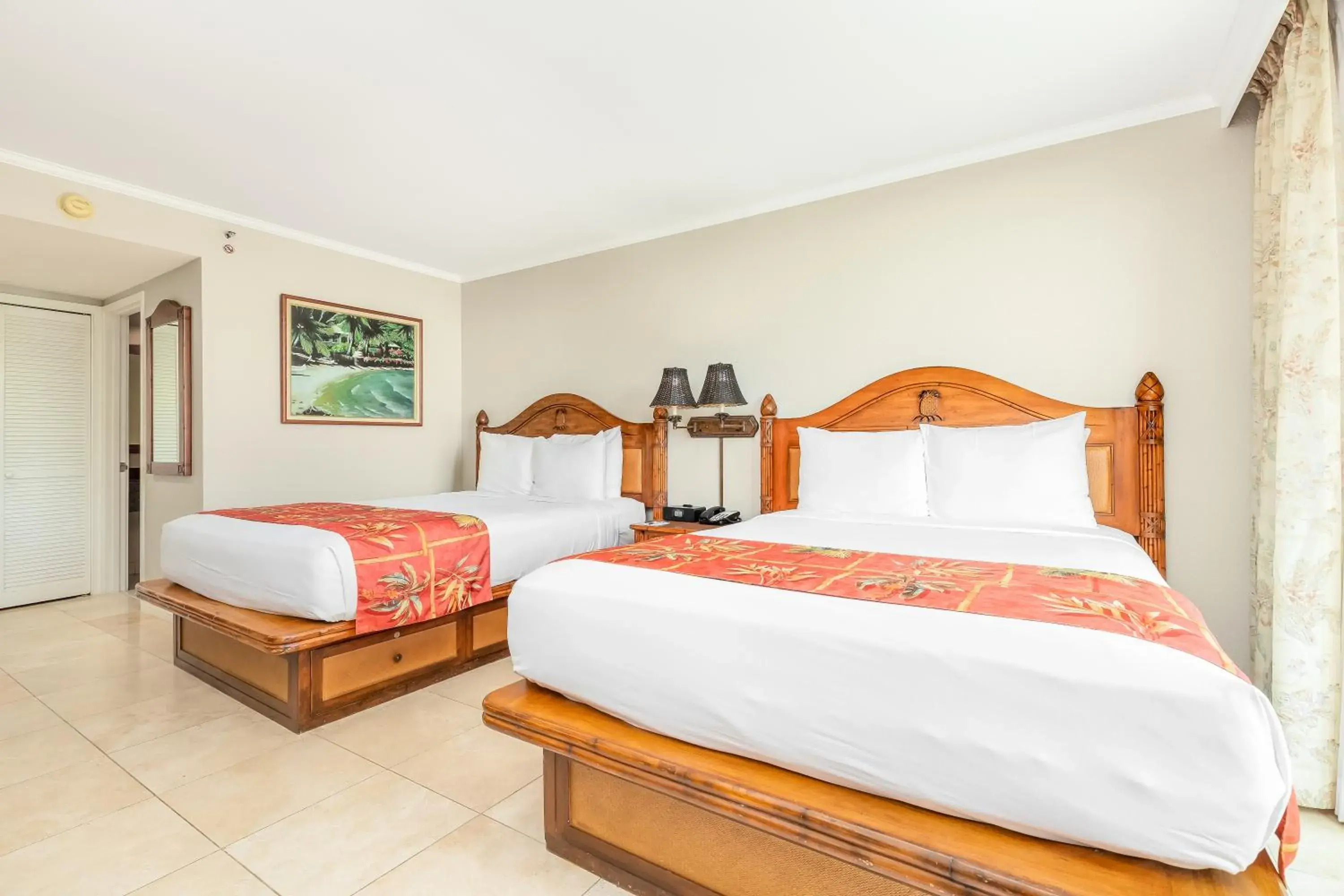 City View Two Queen Beds in Luana Waikiki Hotel & Suites City View Two Queen Beds in Luana Waikiki Hotel & Suites