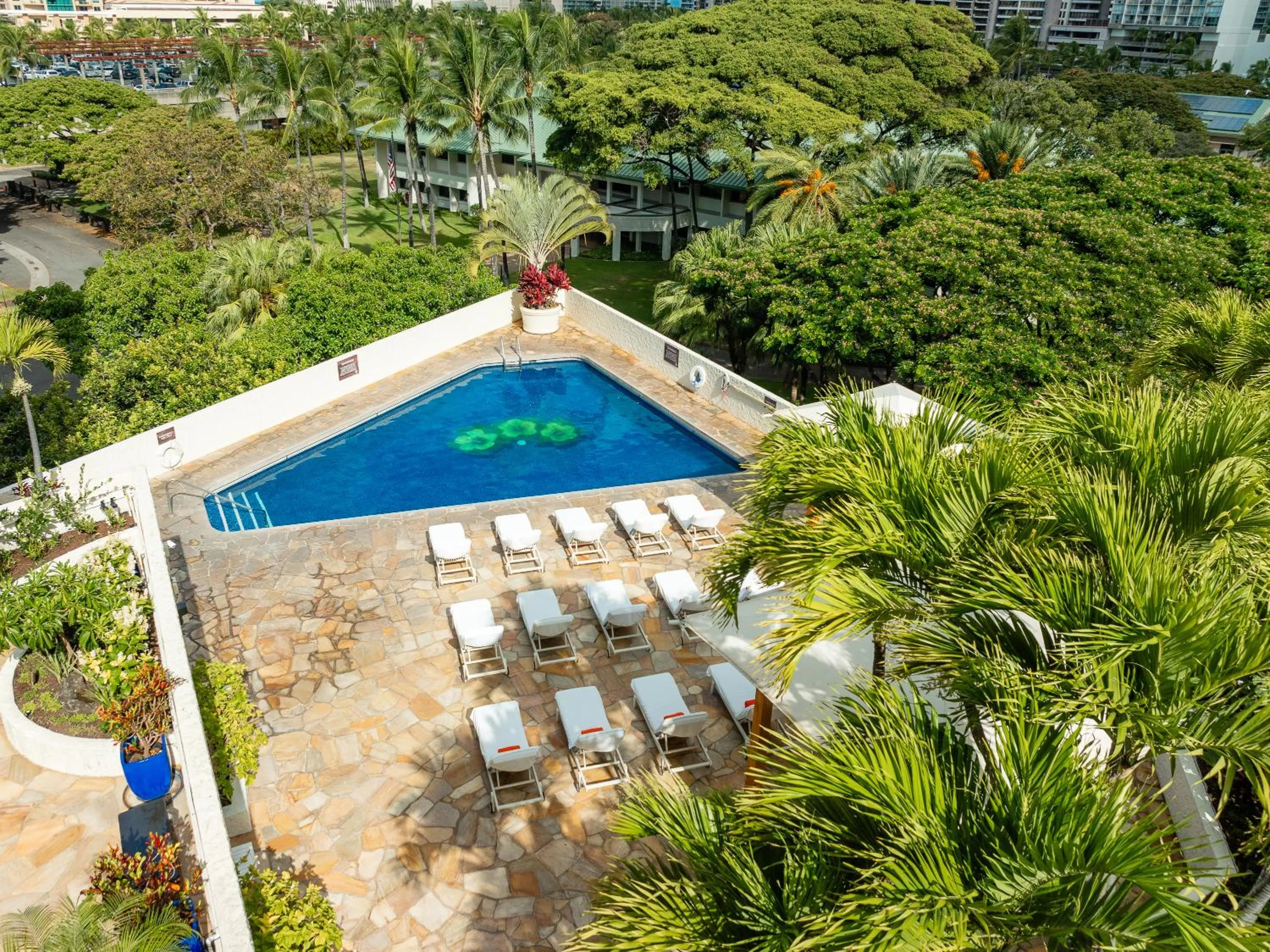 Swimming pool in Luana Waikiki Hotel & Suites