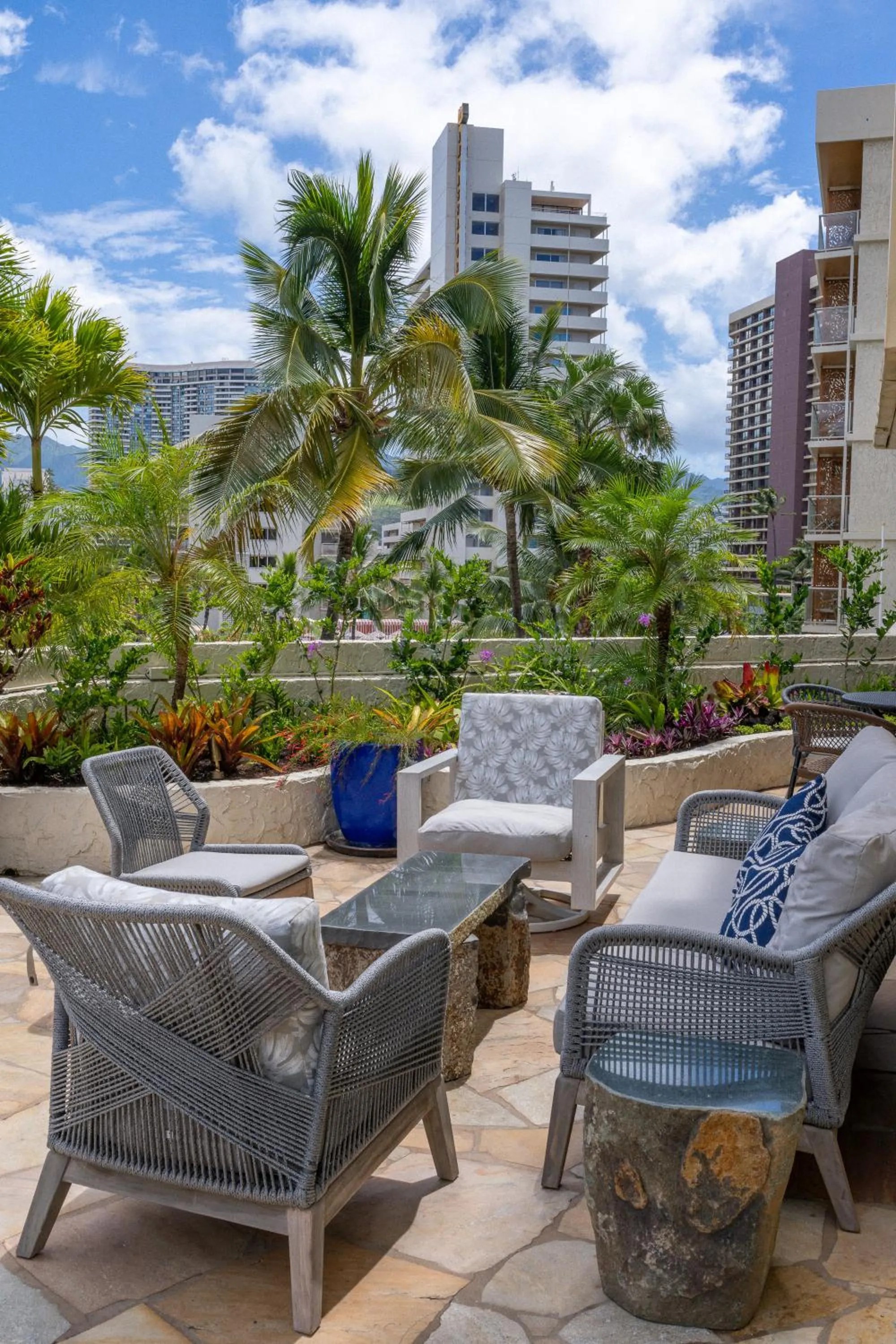 Balcony/Terrace in Luana Waikiki Hotel & Suites