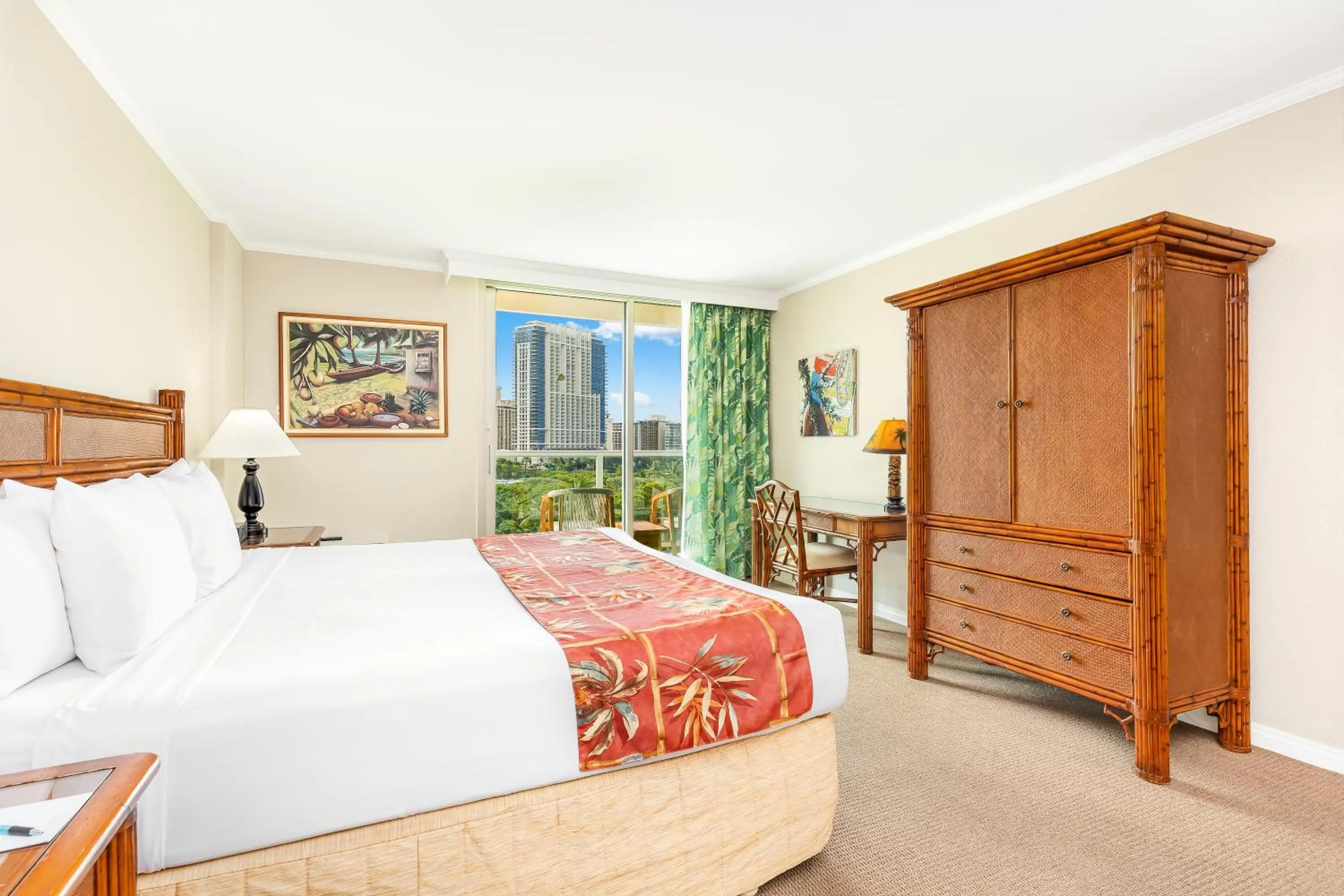 Bedroom, Bed in Luana Waikiki Hotel & Suites