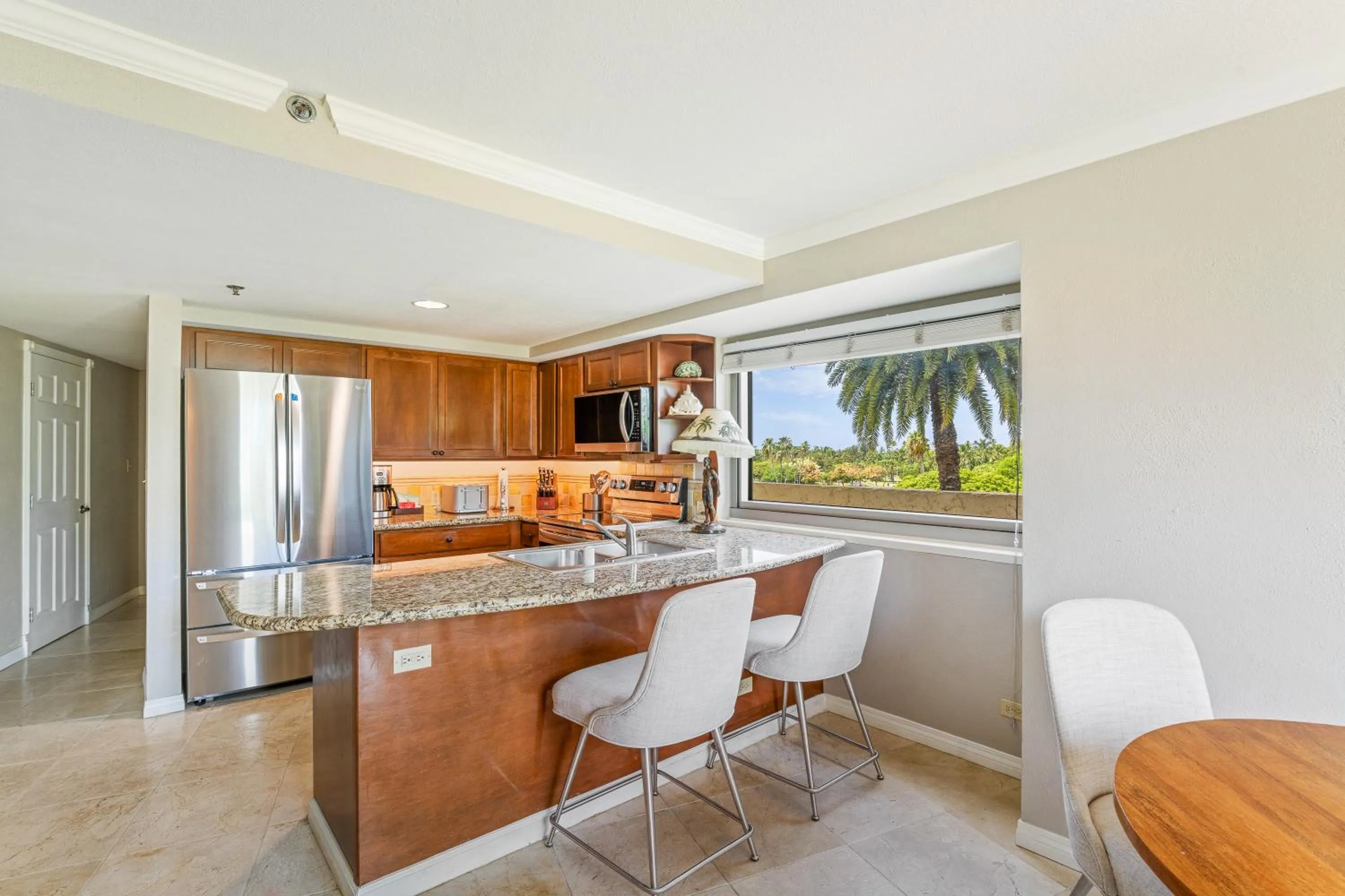 Kitchen or kitchenette in Luana Waikiki Hotel & Suites