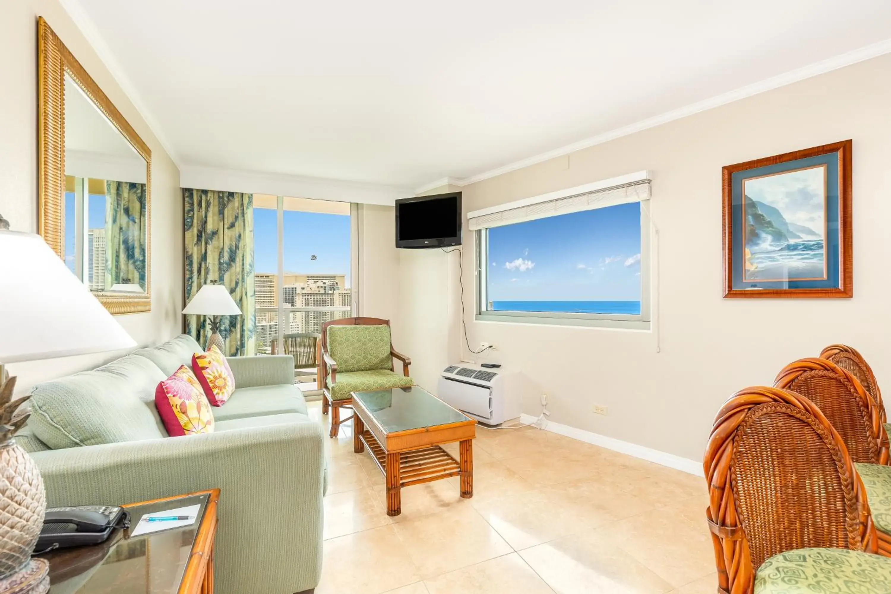 Ocean View One Bedroom Suite with Kitchen in Luana Waikiki Hotel & Suites Ocean View One Bedroom Suite with Kitchen in Luana Waikiki Hotel & Suites