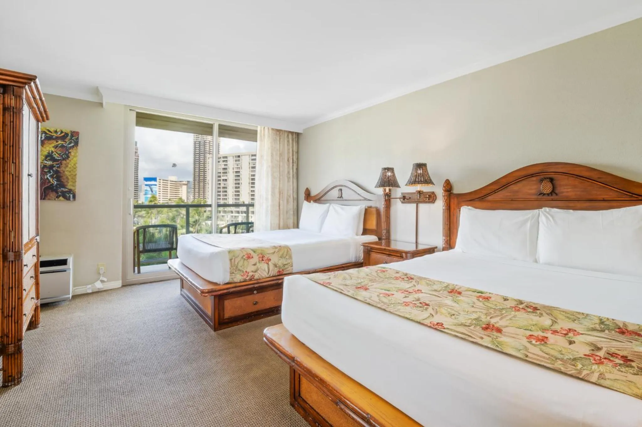 Bedroom, Bed in Luana Waikiki Hotel & Suites