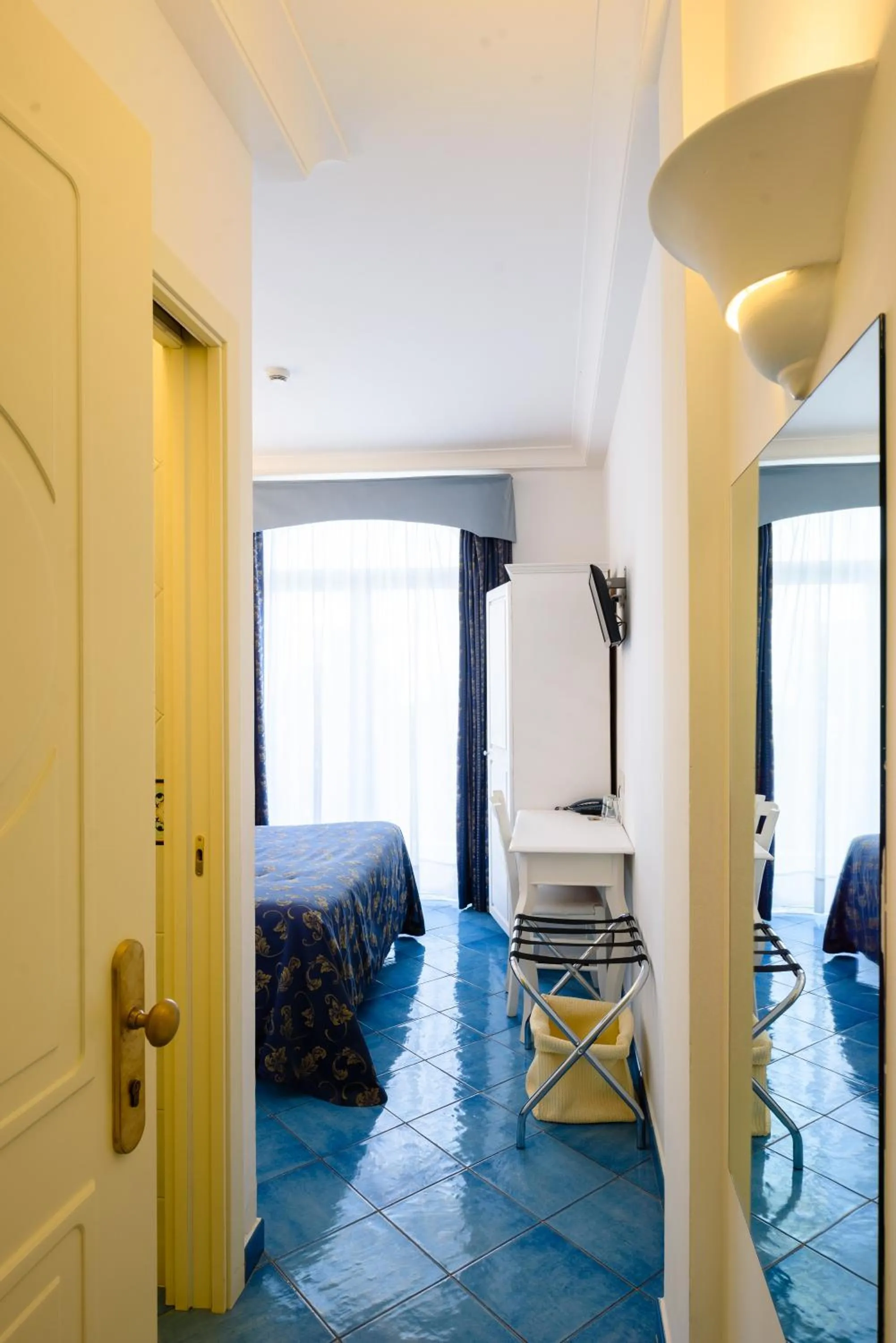 Bed in Hotel Bussola