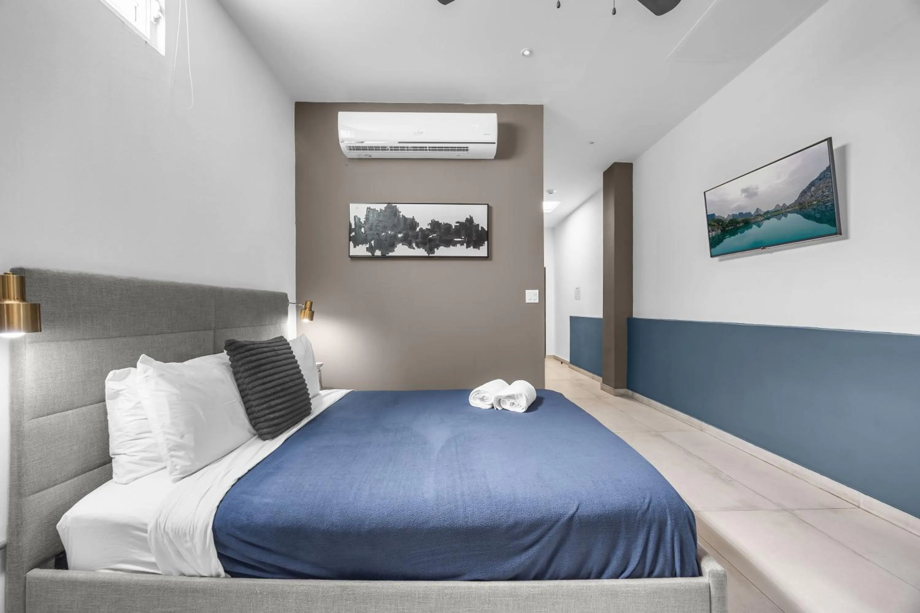 Bedroom, Bed in La Buena Vida Inn