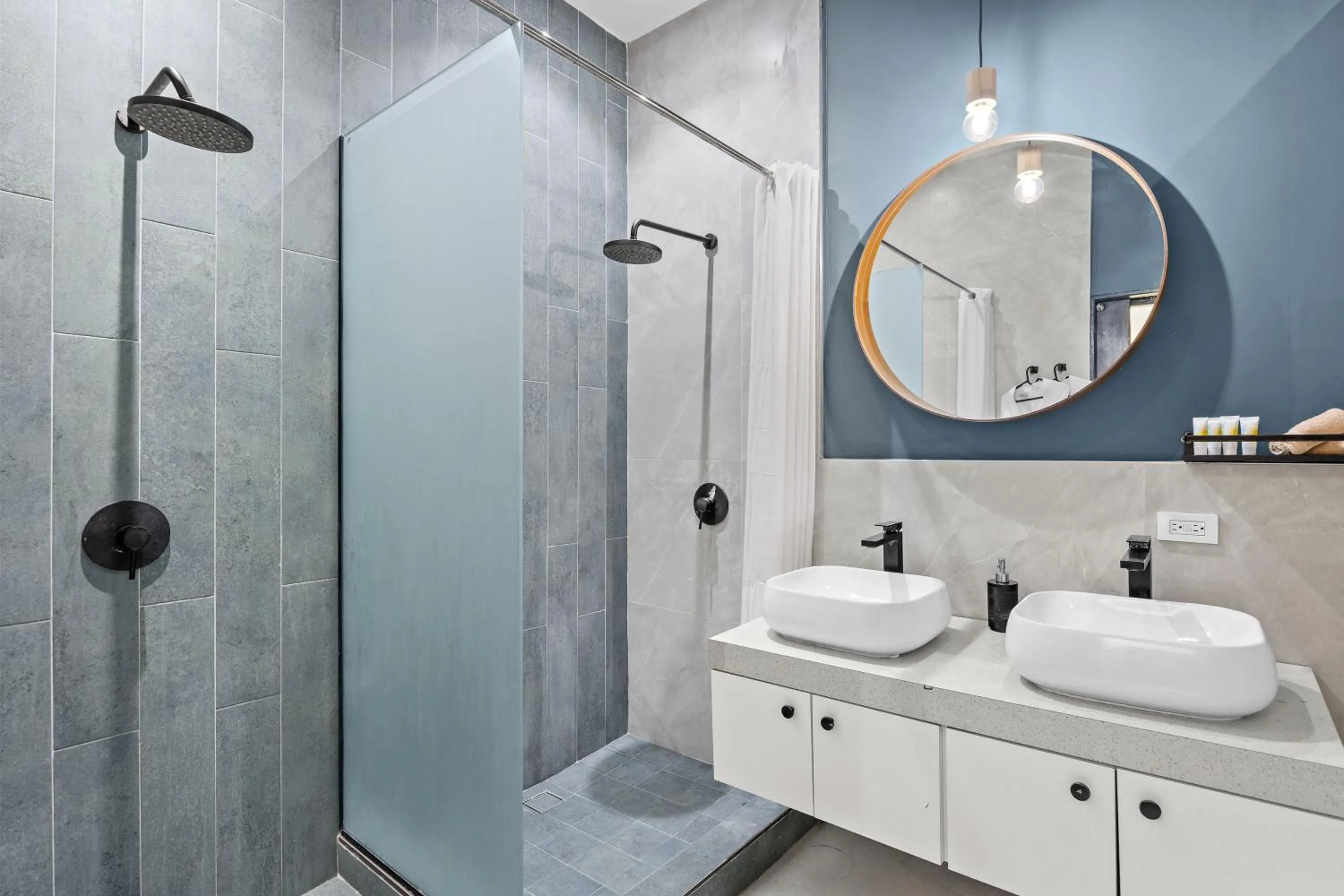 Bathroom in La Buena Vida Inn