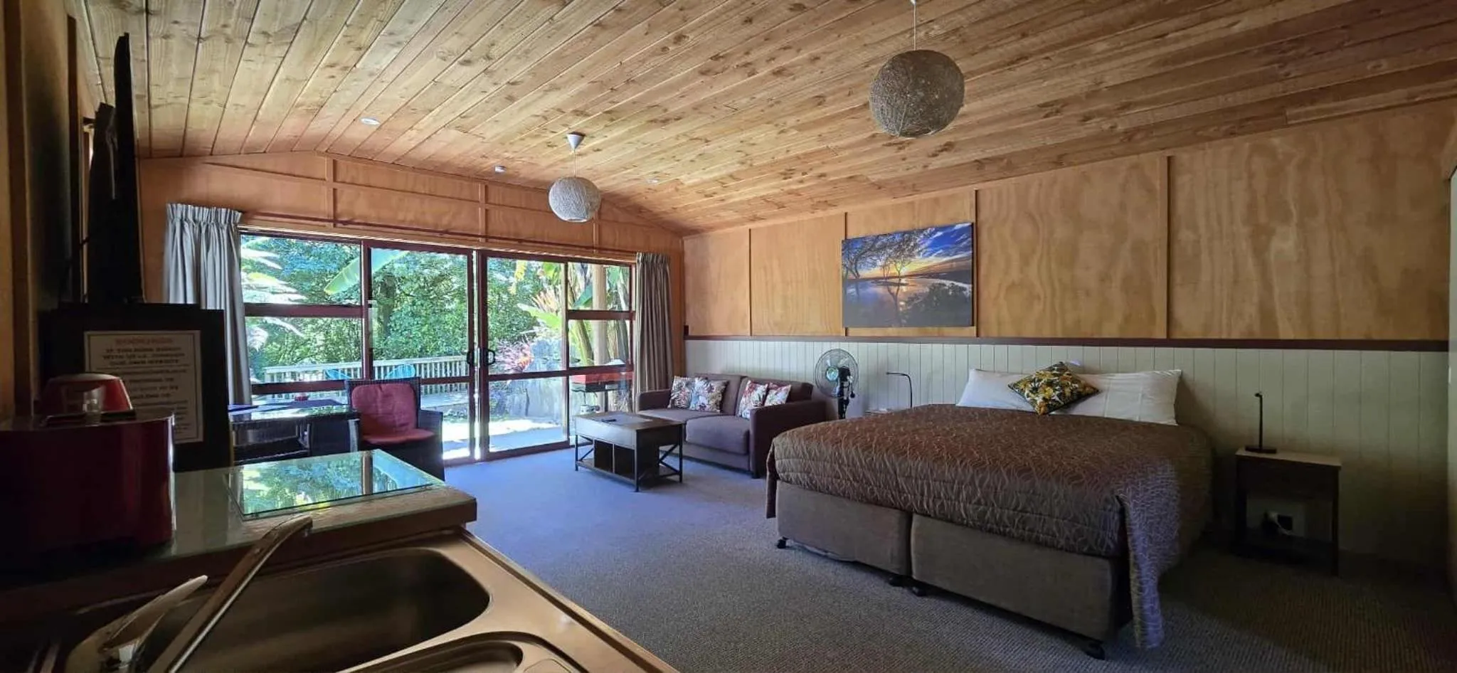 Bed in The Rocks Chalets