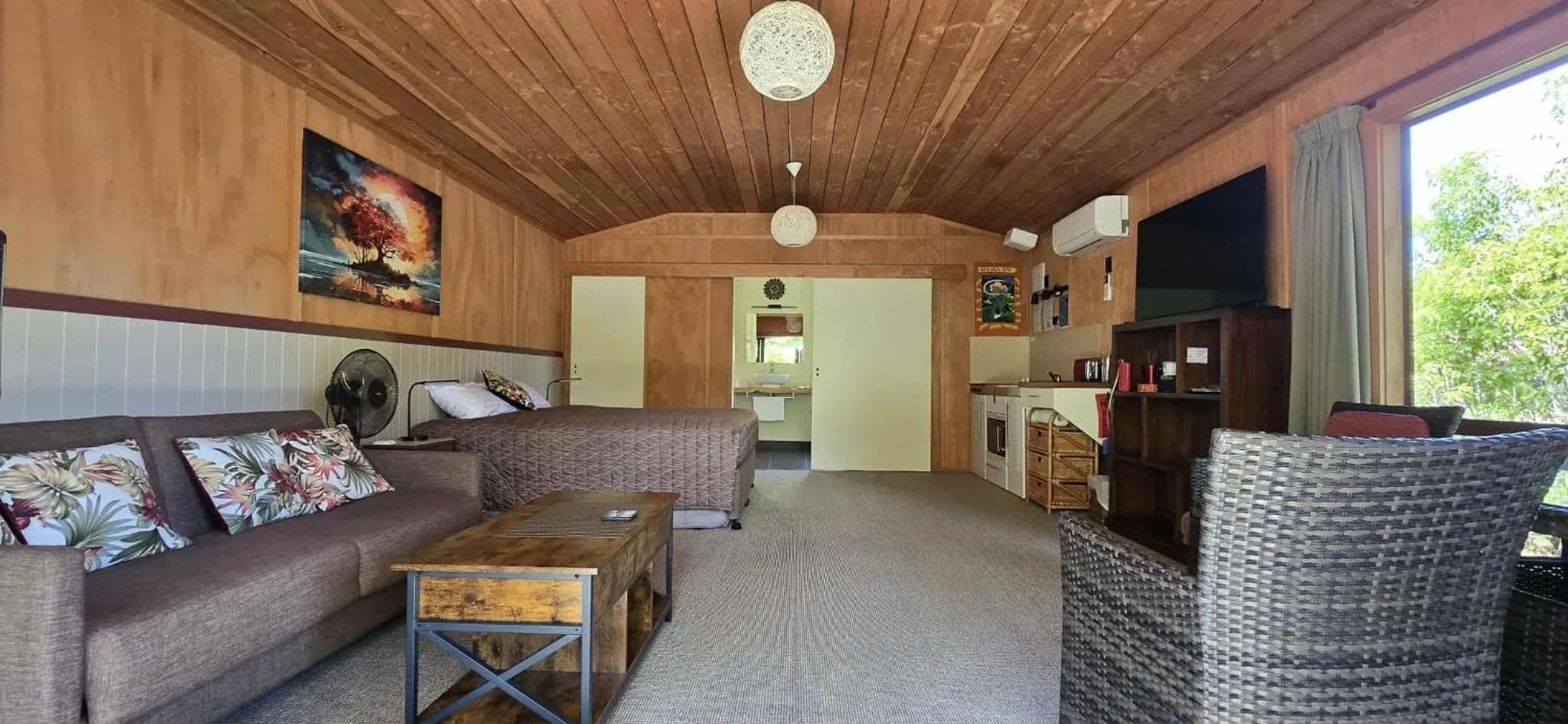 Bed in The Rocks Chalets