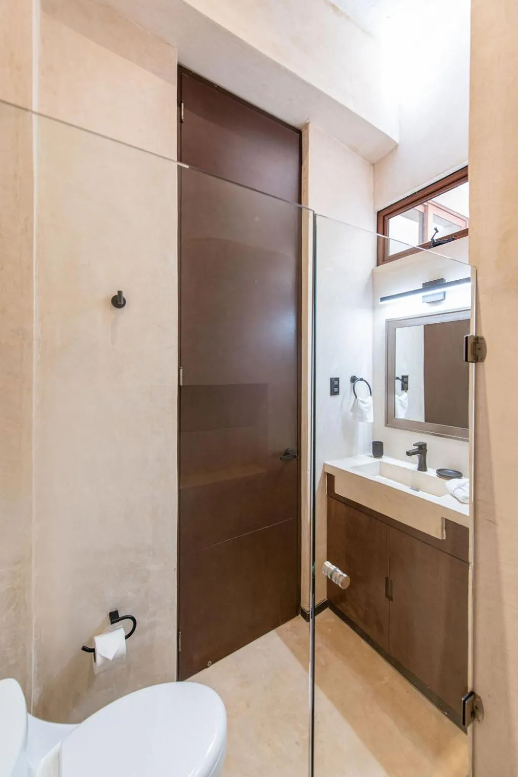 Bathroom in FREE PRIVATE PARKING Casa Trova en Santa Lucía Centro Mérida