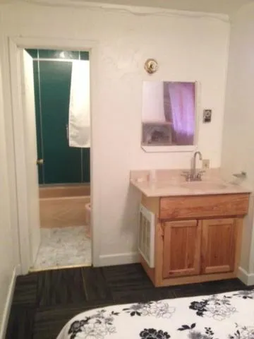 Bed in Comfort Green Motel