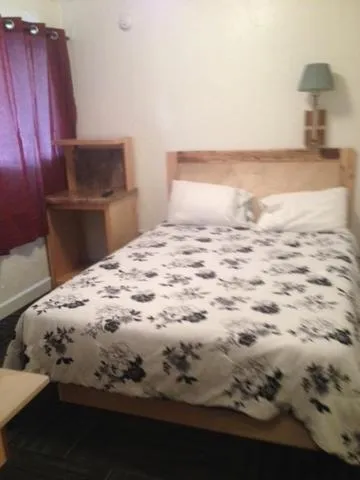 Bed in Comfort Green Motel