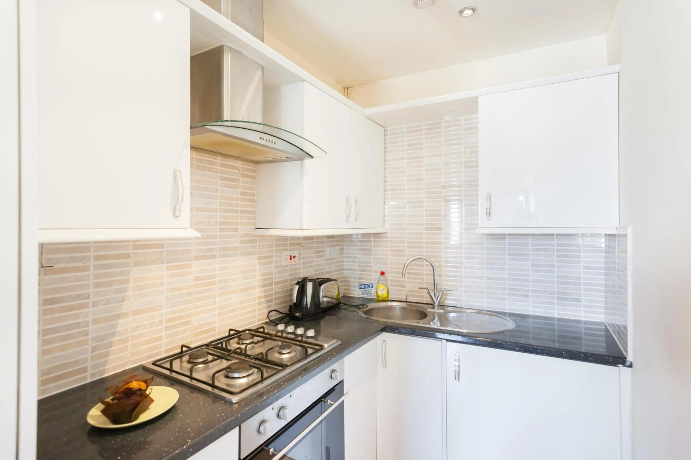 Kitchen or kitchenette in Euston Modern Apartments