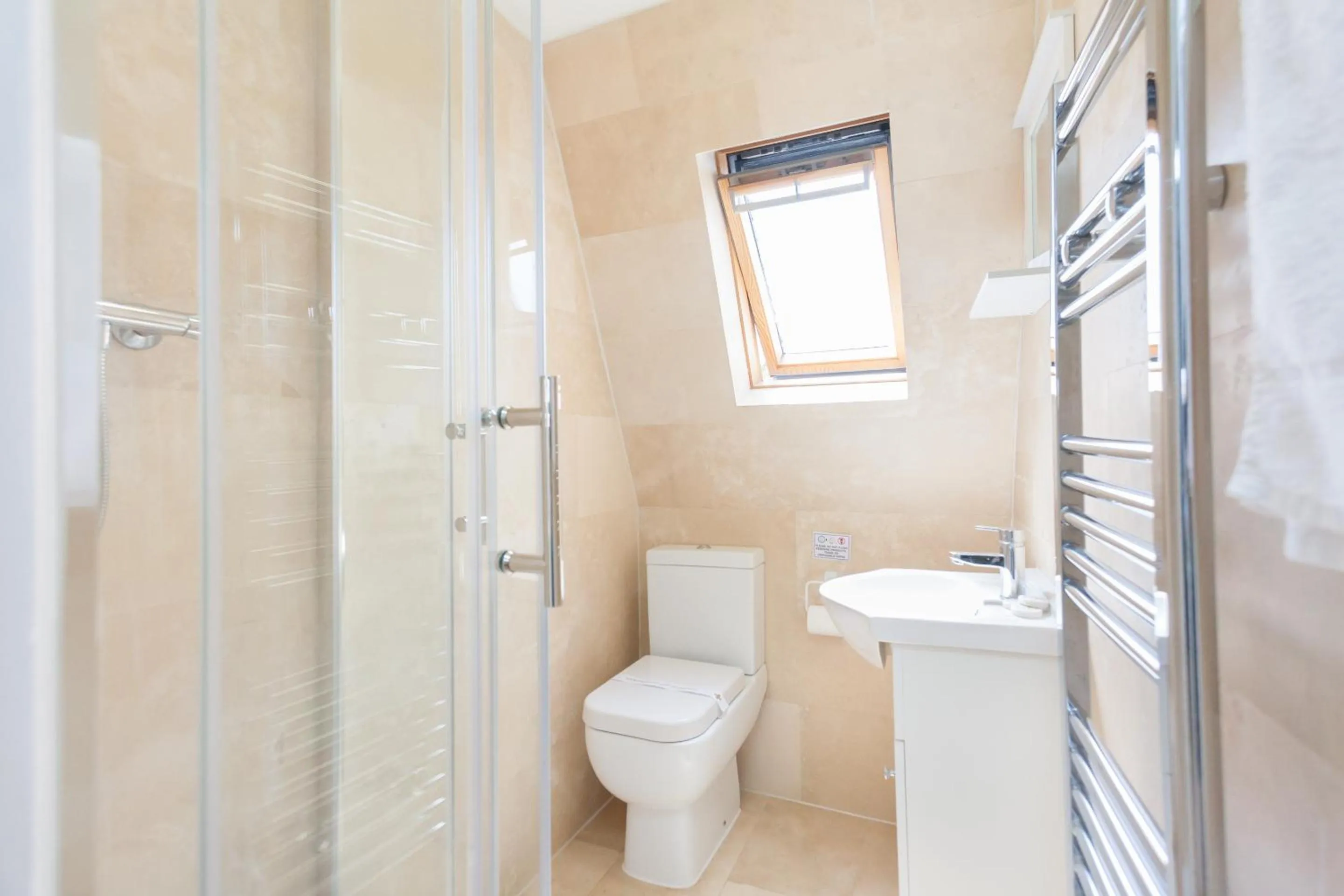Bathroom in Euston Modern Apartments