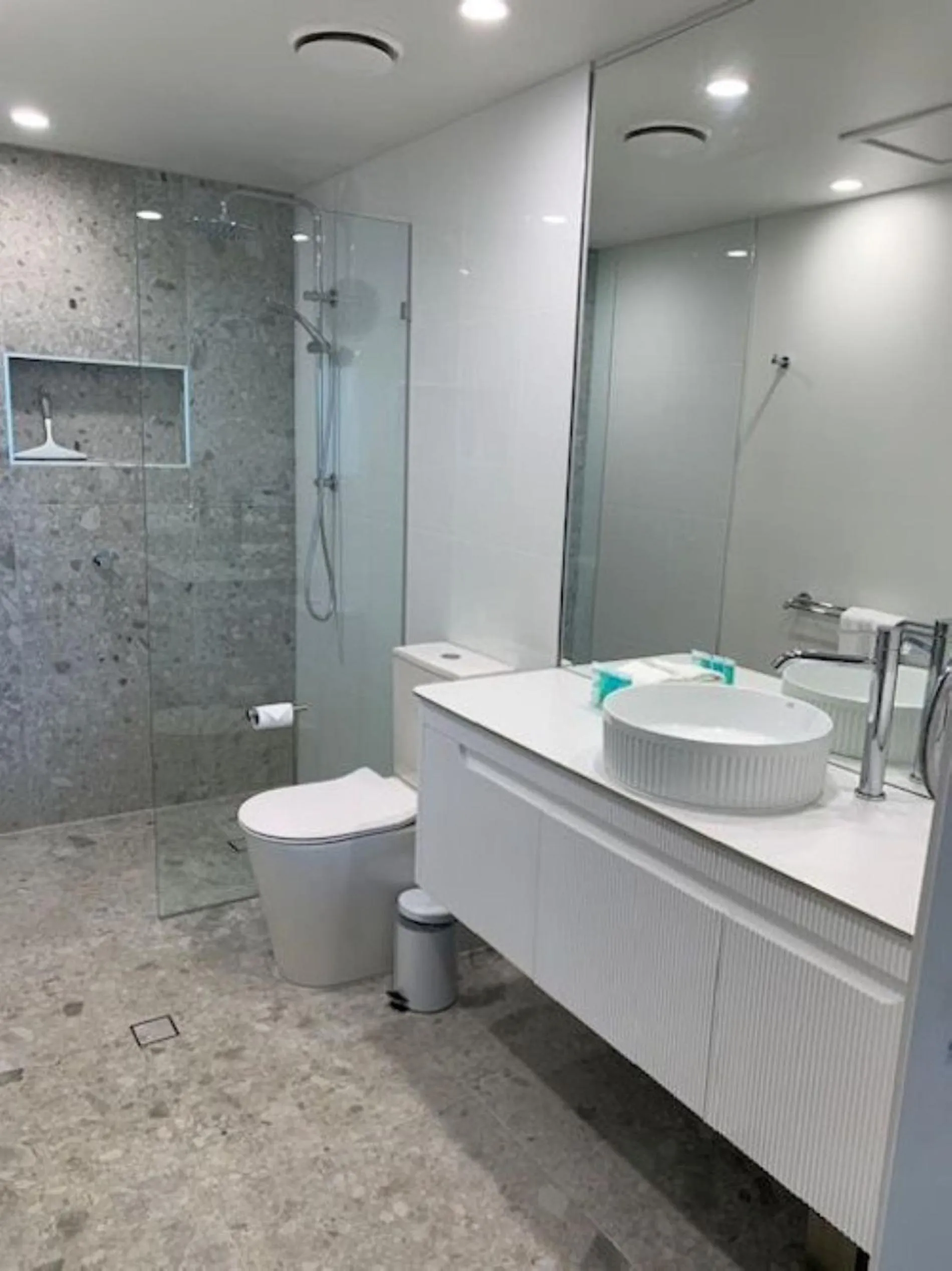 Bathroom in Silvershore Apartments on the Broadwater