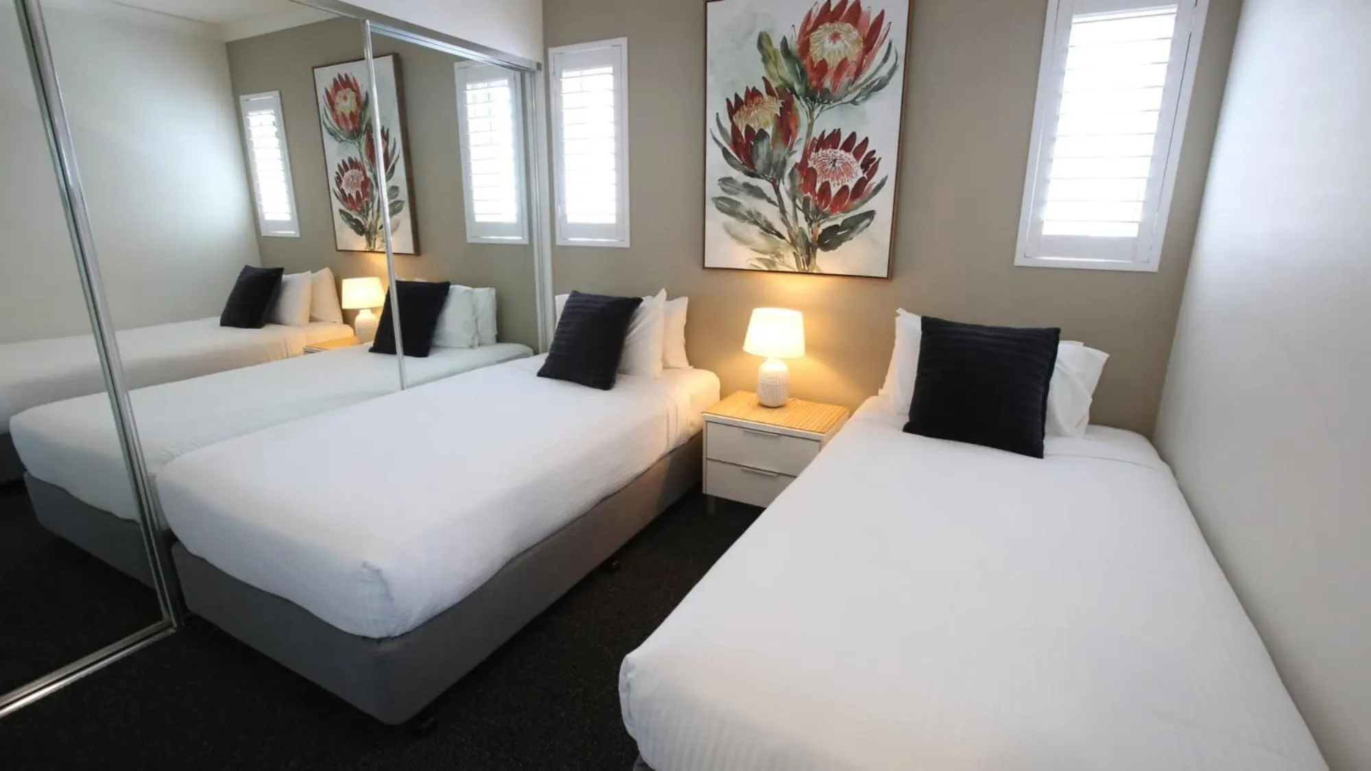 Bedroom, Bed in Silvershore Apartments on the Broadwater