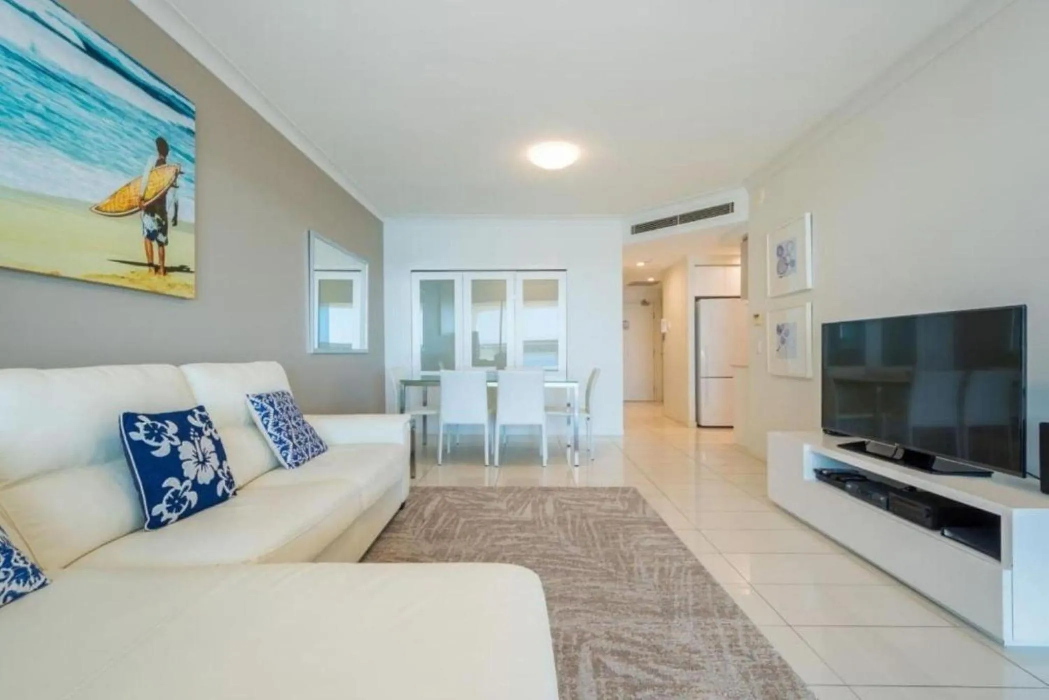 Living room in Silvershore Apartments on the Broadwater