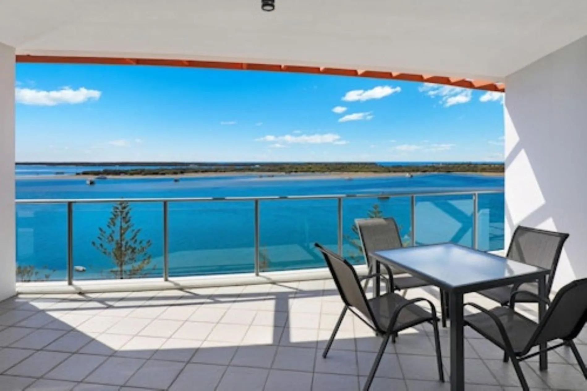 Balcony/Terrace in Silvershore Apartments on the Broadwater