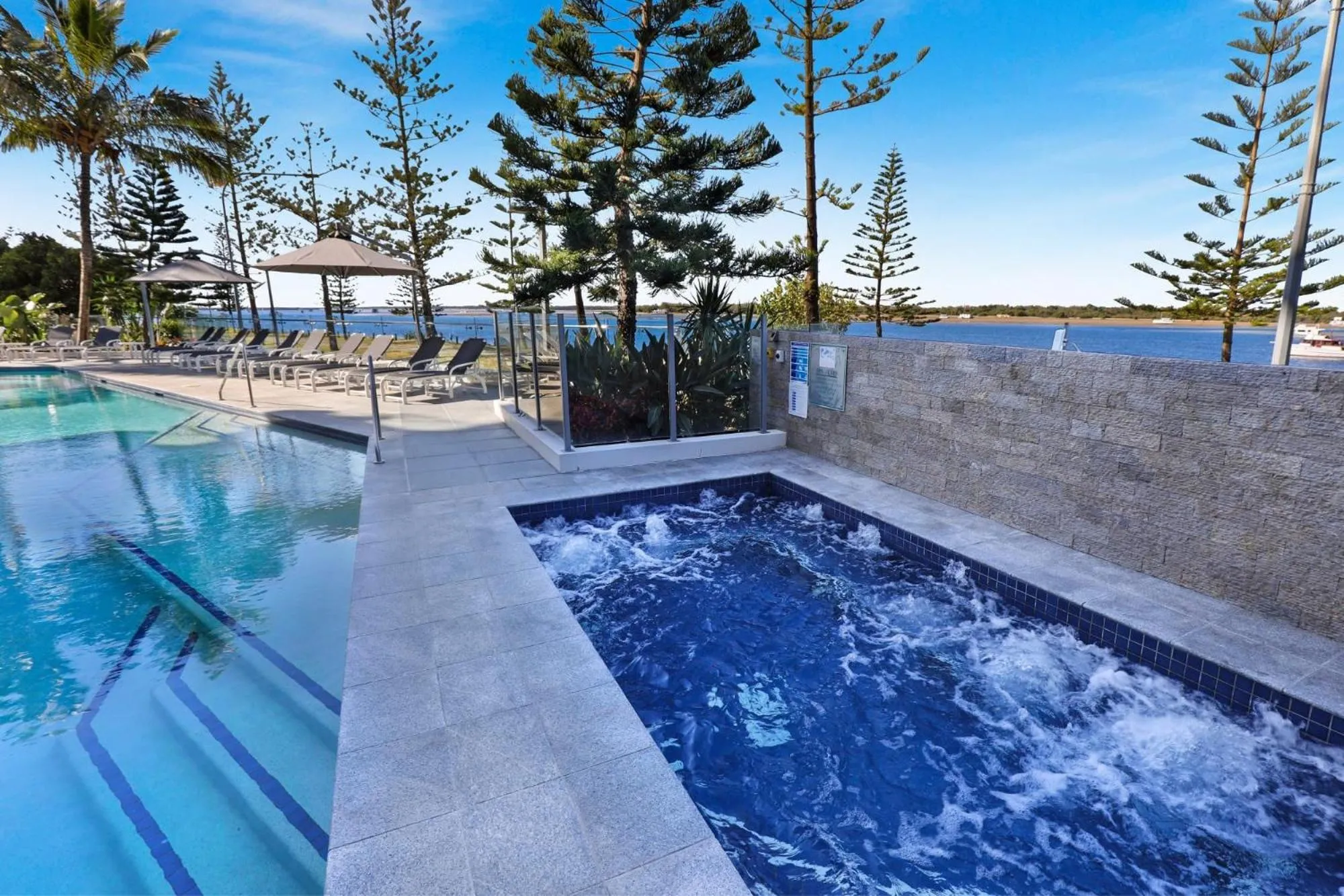 Swimming pool in Silvershore Apartments on the Broadwater
