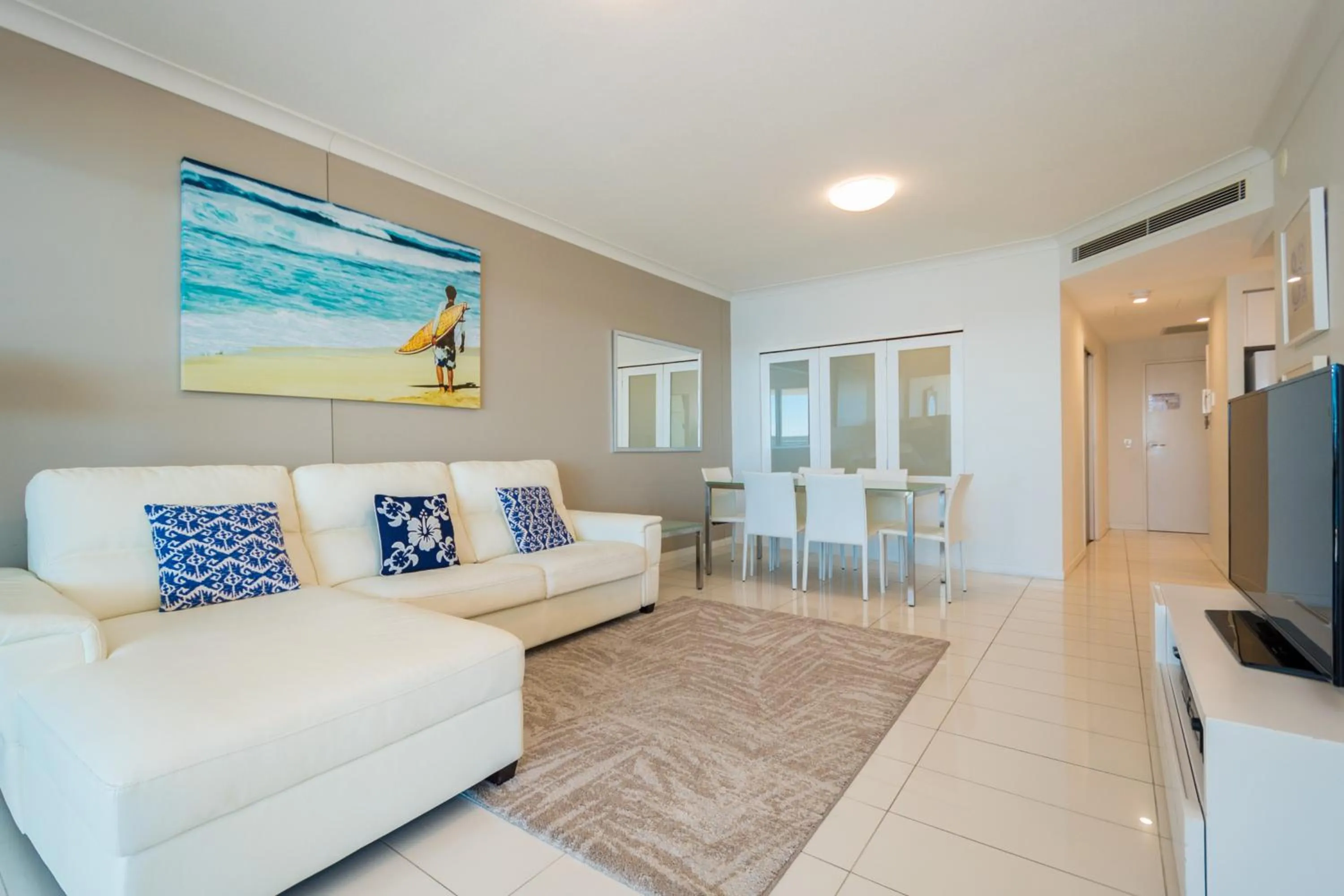 Living room in Silvershore Apartments on the Broadwater