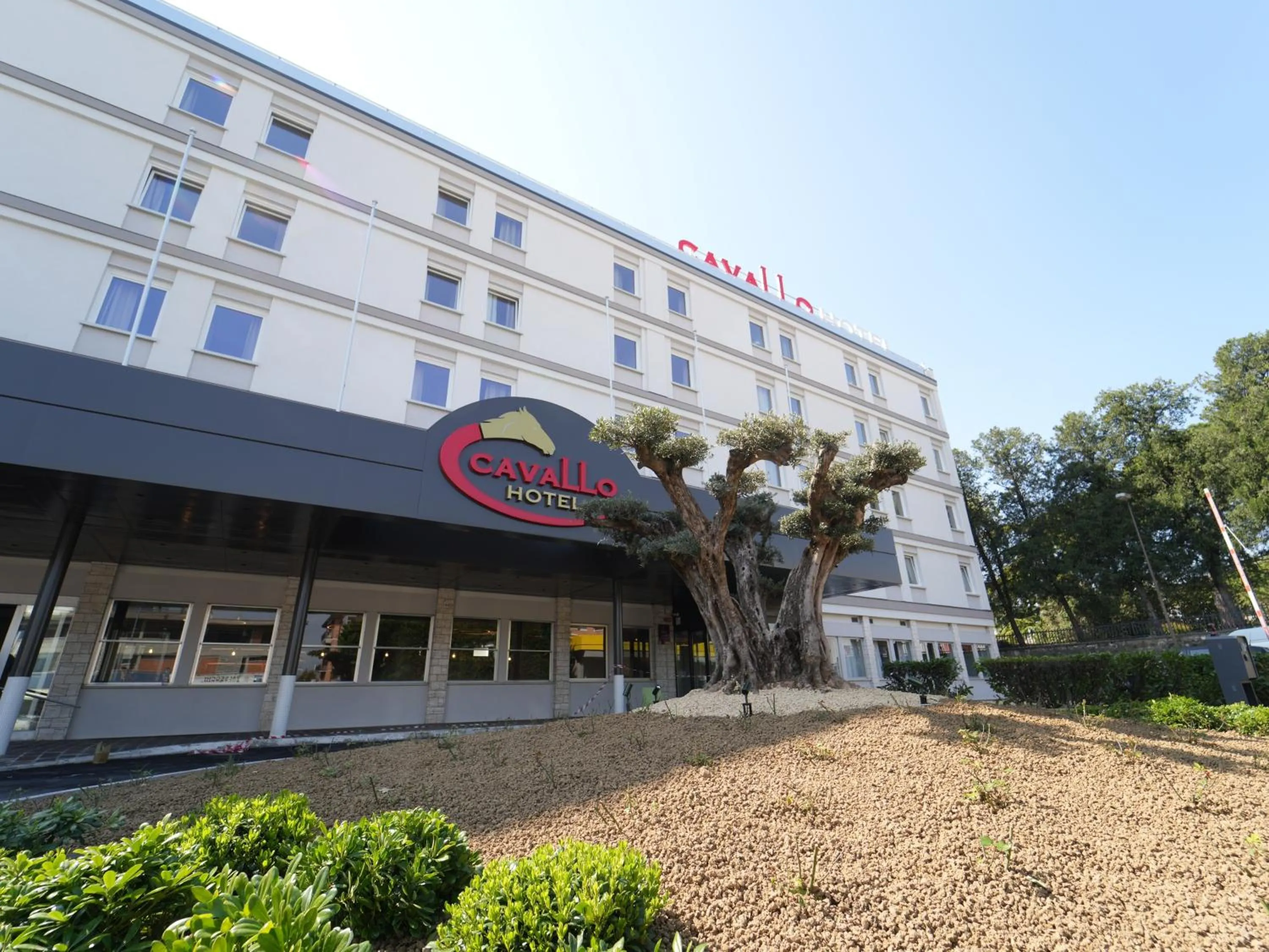 Property building in Cavallo Hotel Verona Est