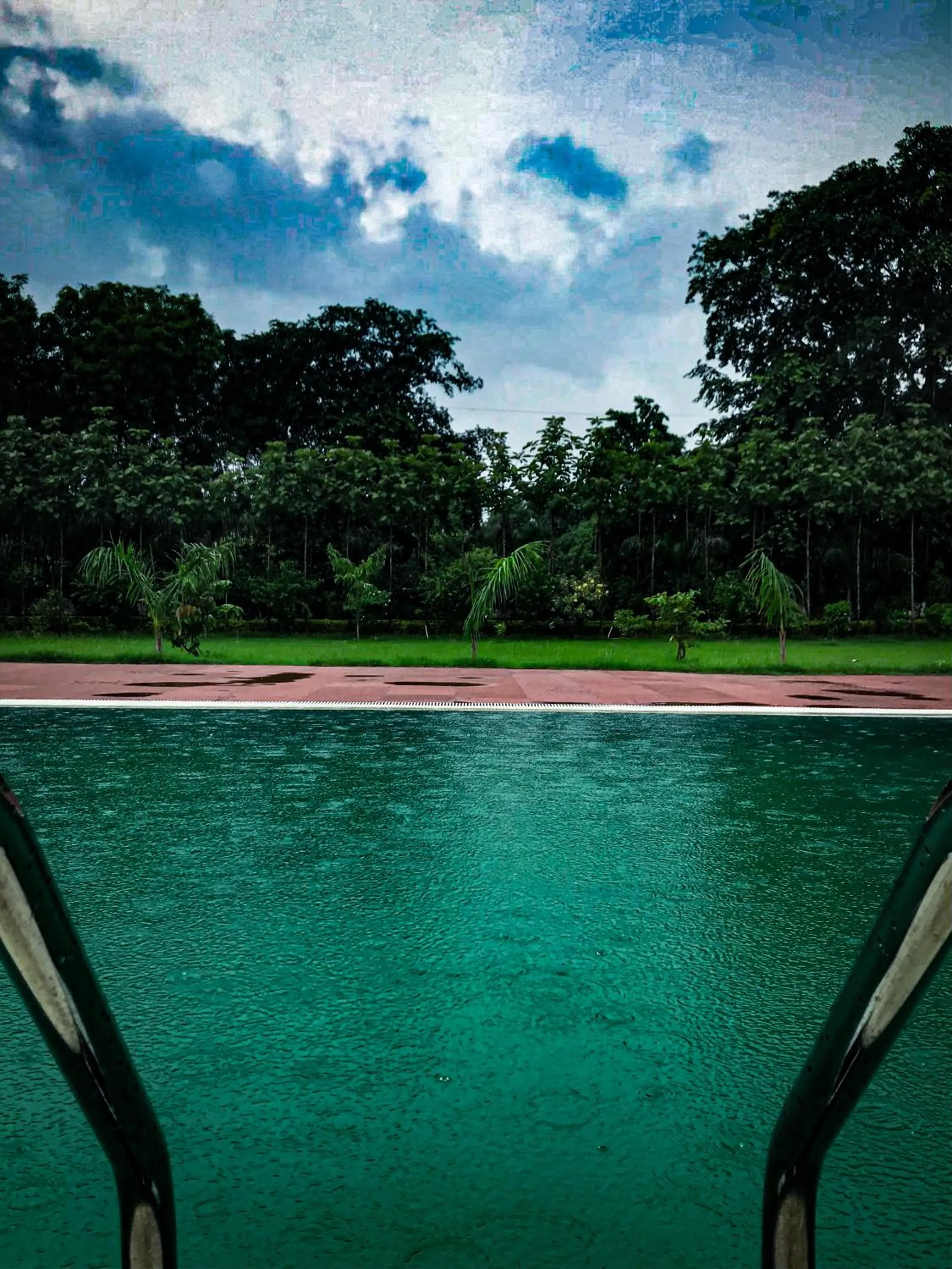 Swimming pool in Gautam Hotels & Resorts