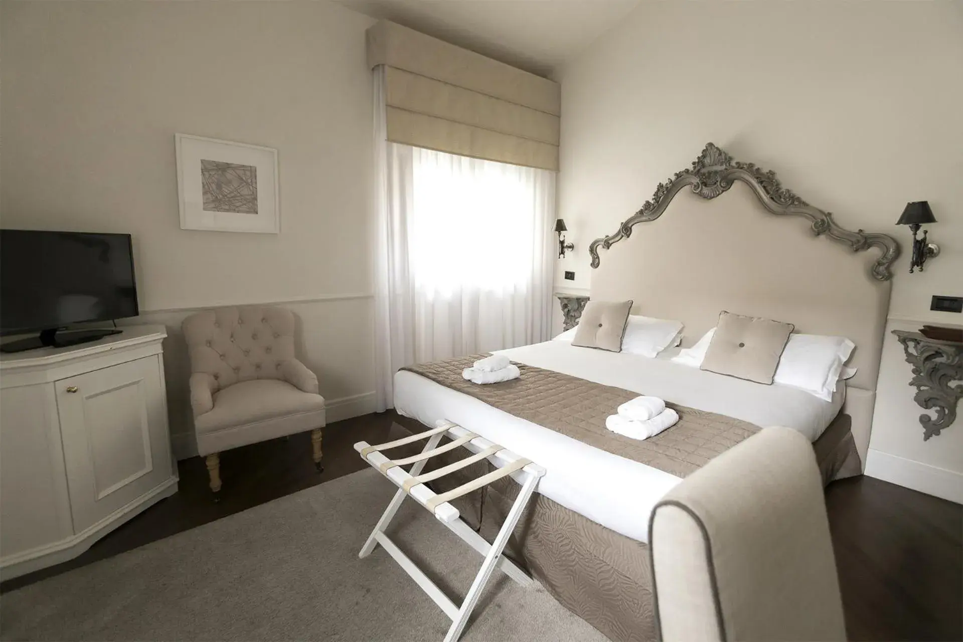 Classic Double or Twin Room with Spa Access in Palazzo Lorenzo Hotel Boutique & Spa Classic Double or Twin Room with Spa Access in Palazzo Lorenzo Hotel Boutique & Spa