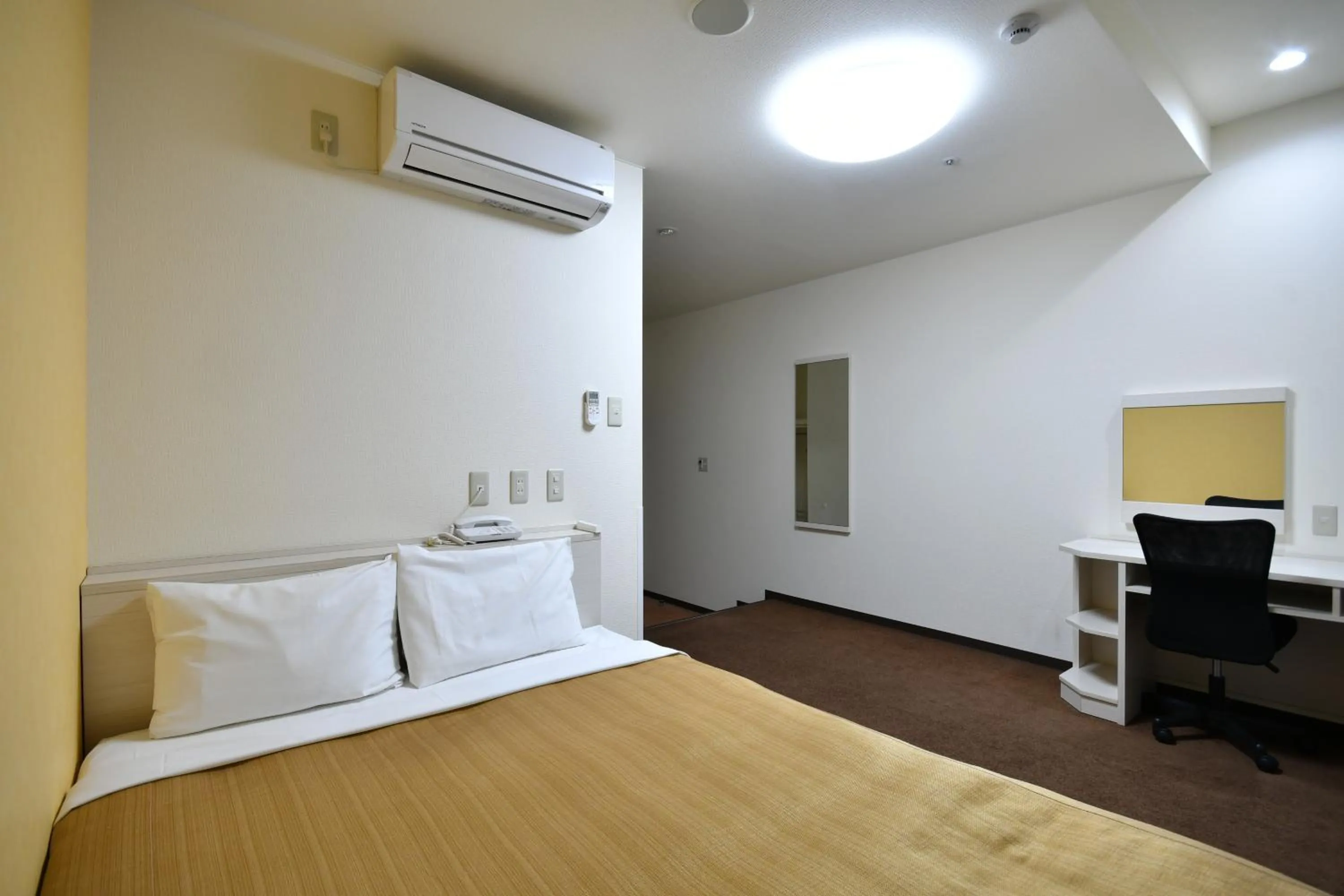 Bed in Bell's Inn Tsuchiura