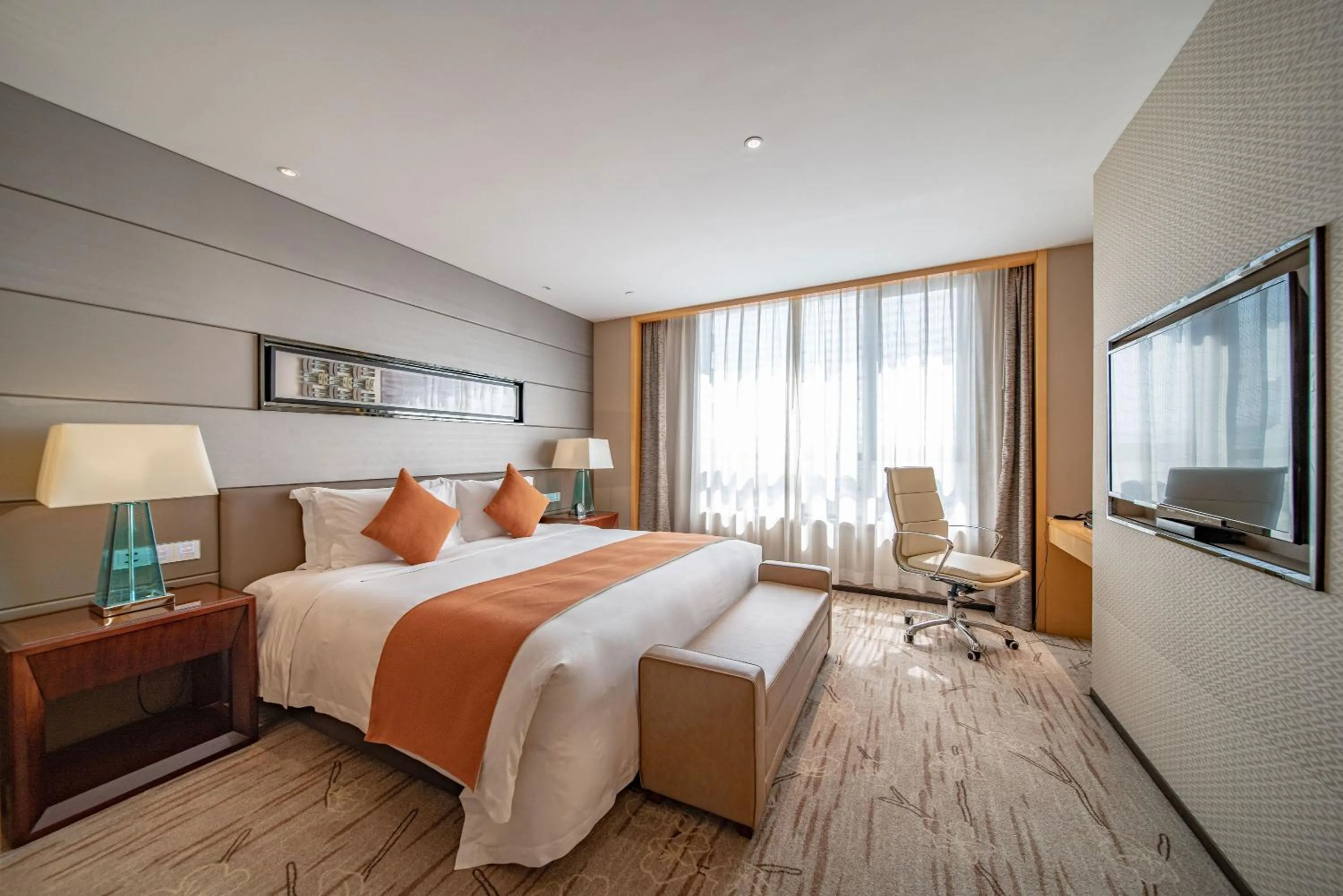 Bed in Swissôtel Guangzhou