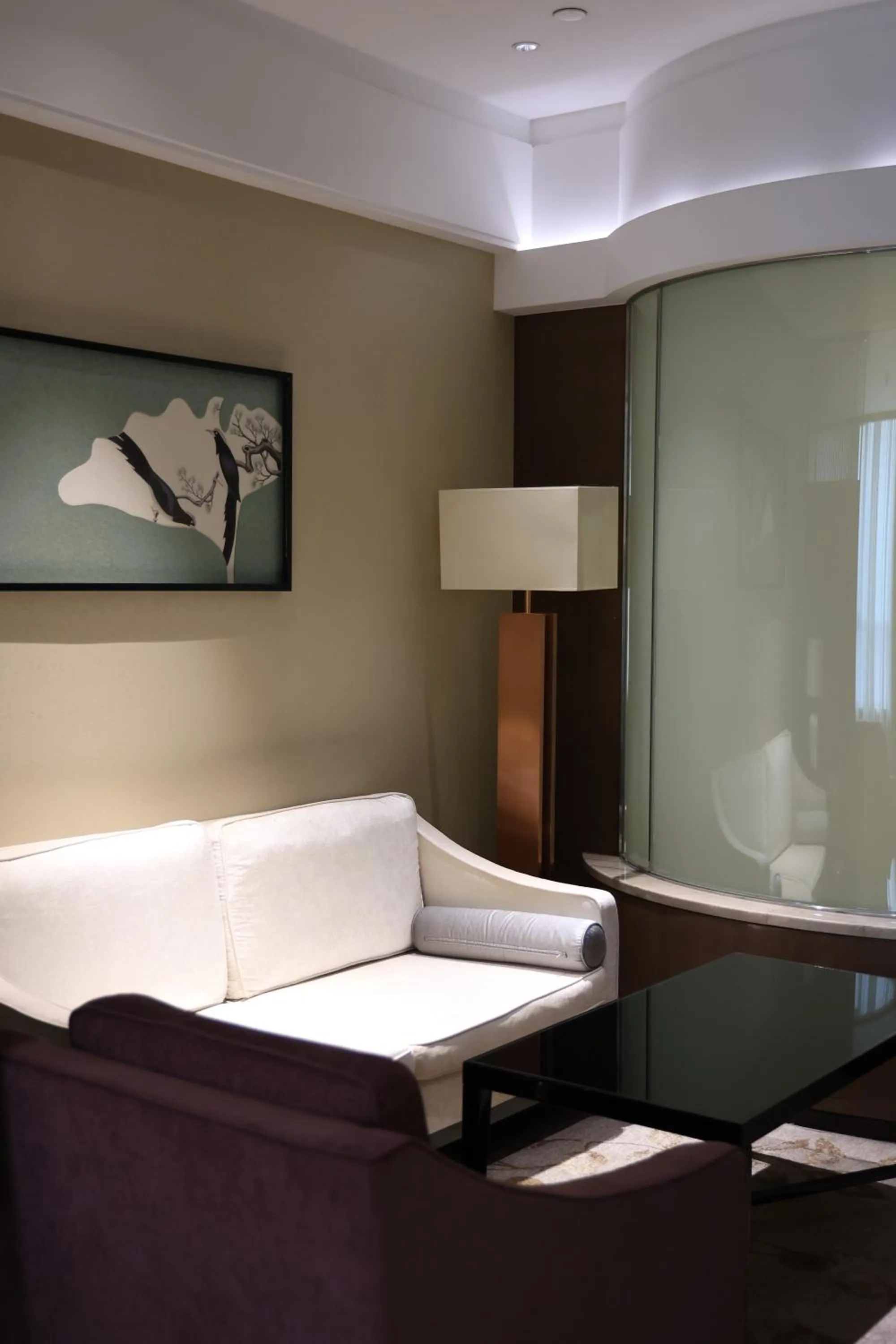 Seating area, Bed in Swissôtel Guangzhou