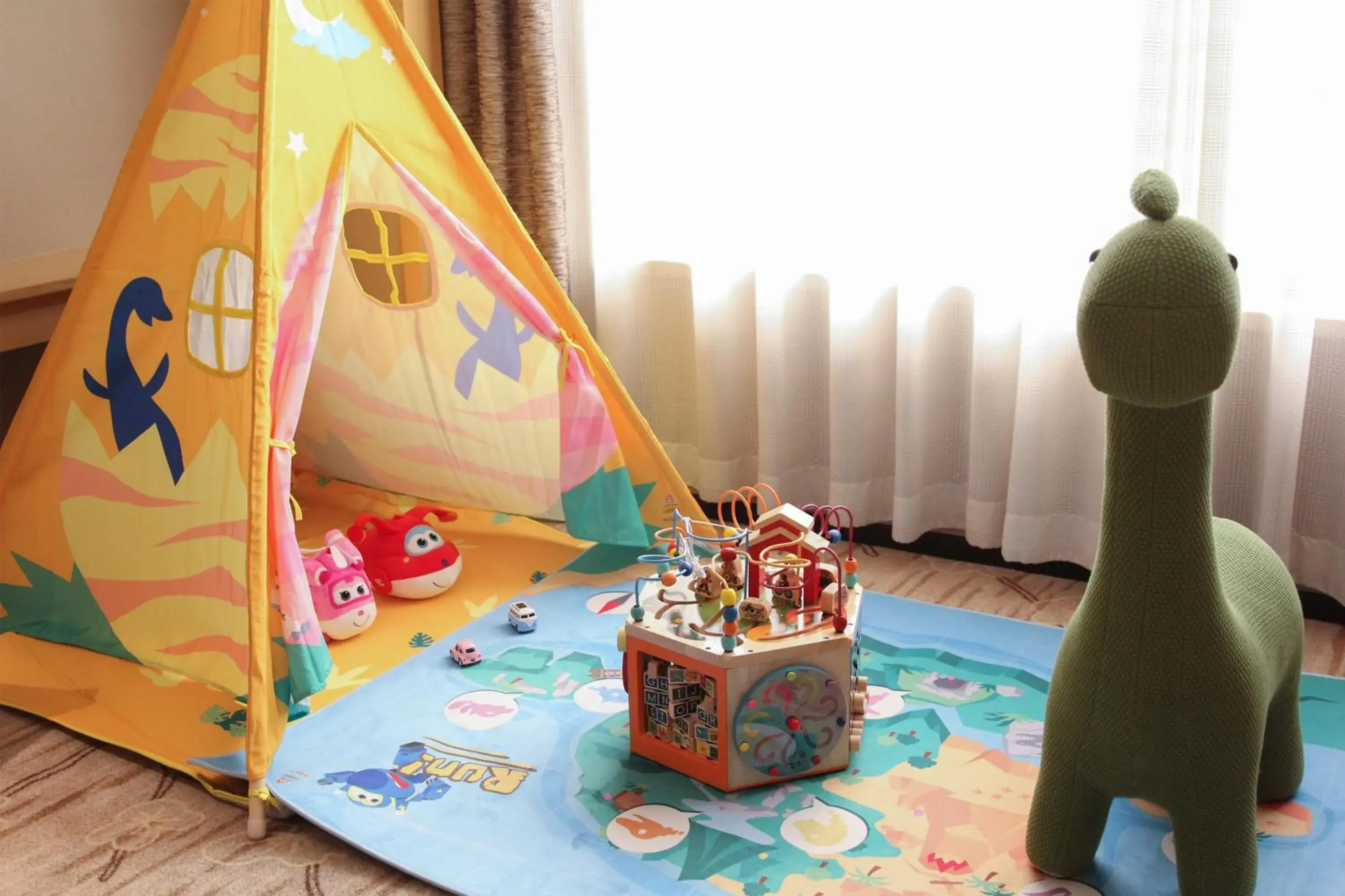 Swiss Signature Twin Room - Cartoon Theme in Swissôtel Guangzhou Swiss Signature Twin Room - Cartoon Theme in Swissôtel Guangzhou